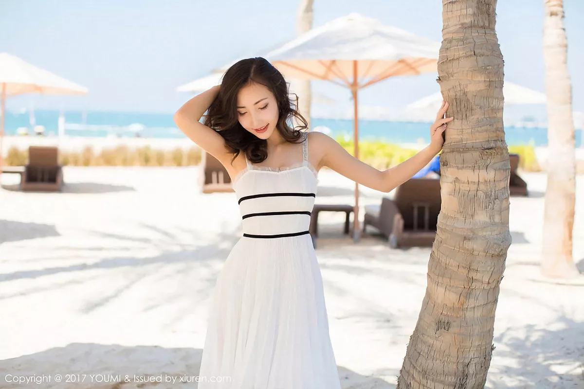 秀人集.com_[YouMi尤蜜荟]Vol.078_女神Yumi-尤美迪拜旅拍白色比基尼秀完美身材性感写真44P