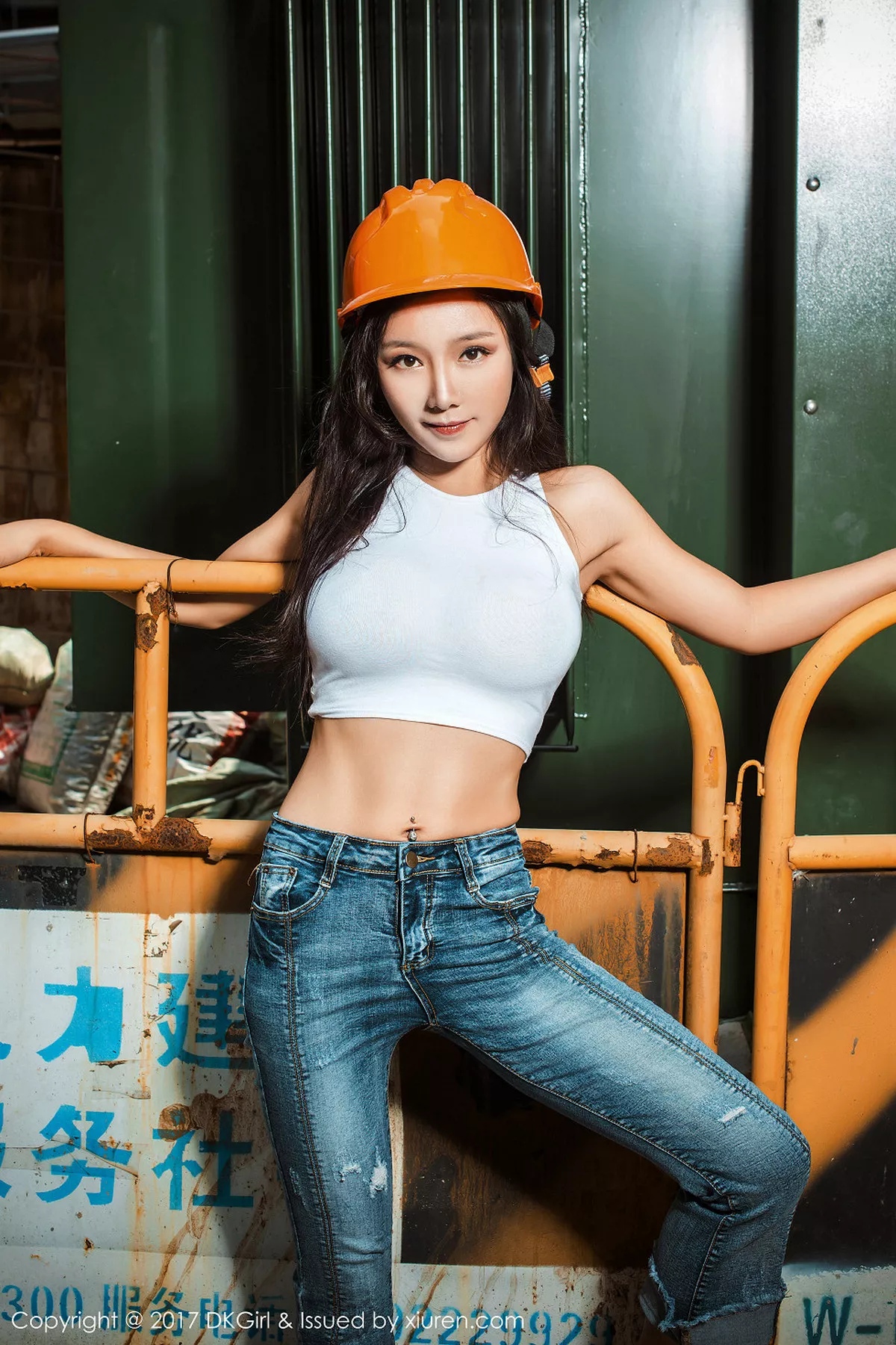 秀人集.com_[DKGirl御女郎]Vol.043_高颜值嫩模媛美人狂野电工真空露半球完美曲线诱惑写真53P