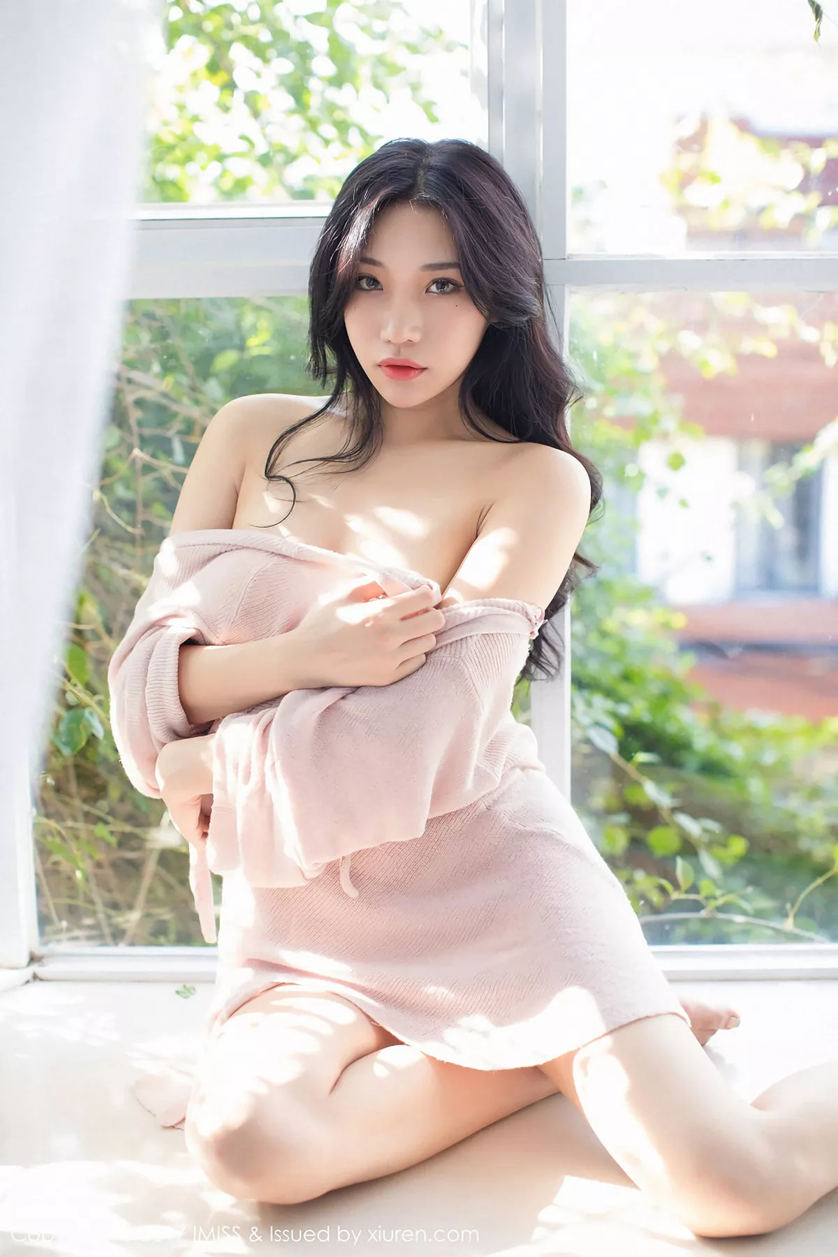 秀人集.com_[IMISS爱蜜社]Vol.197_嫩模小狐狸Sica私房粉色系吊带睡裙加粉色睡衣销魂诱惑写真43P