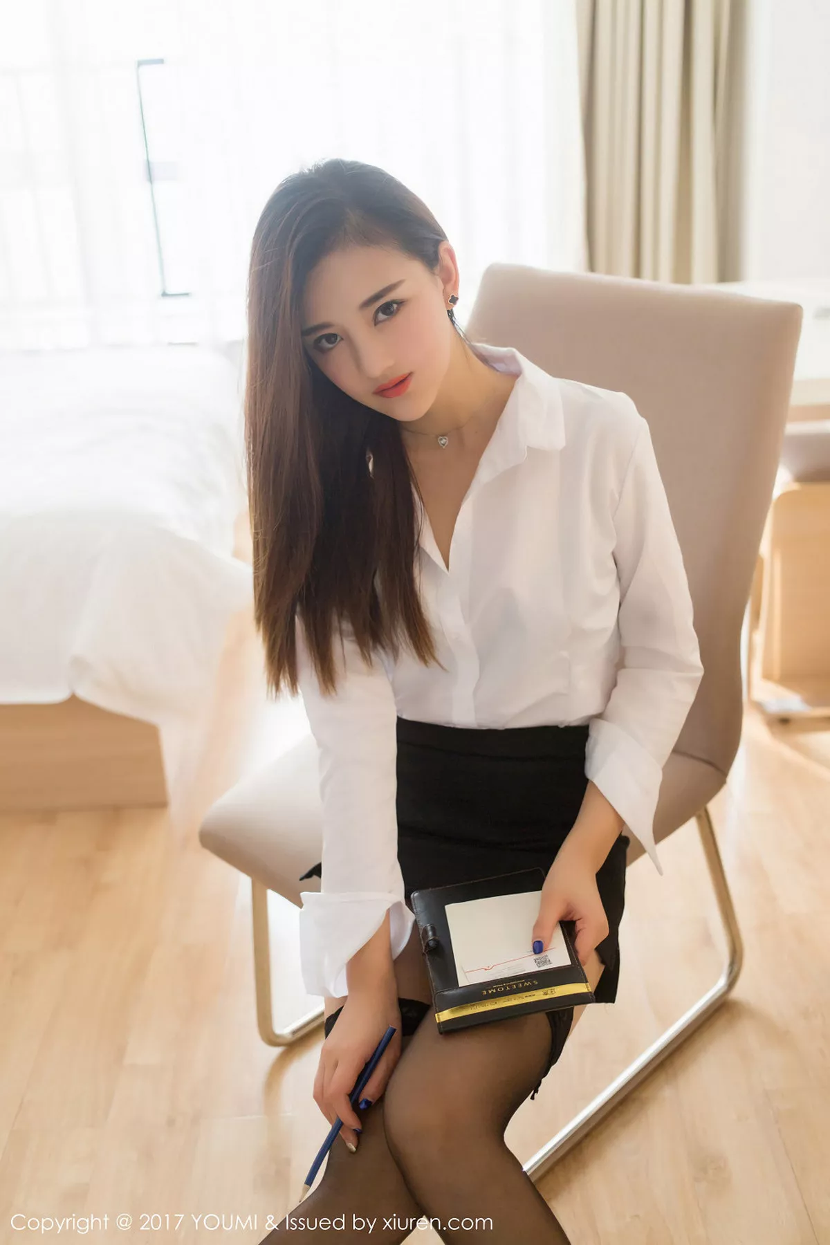 秀人集.com_[YouMi尤蜜荟]Vol.087_新人模特娜娜TINA办公室黑丝OL制服秀完美身材靓丽迷人写真40P