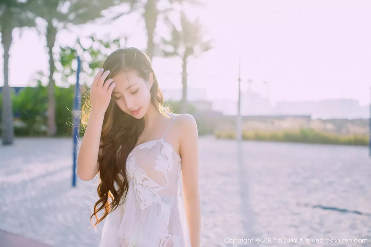 秀人集.com_[YouMi尤蜜荟]Vol.088_女神Yumi-尤美迪拜旅拍蓝天银滩性感比基尼秀完美身材写真41P