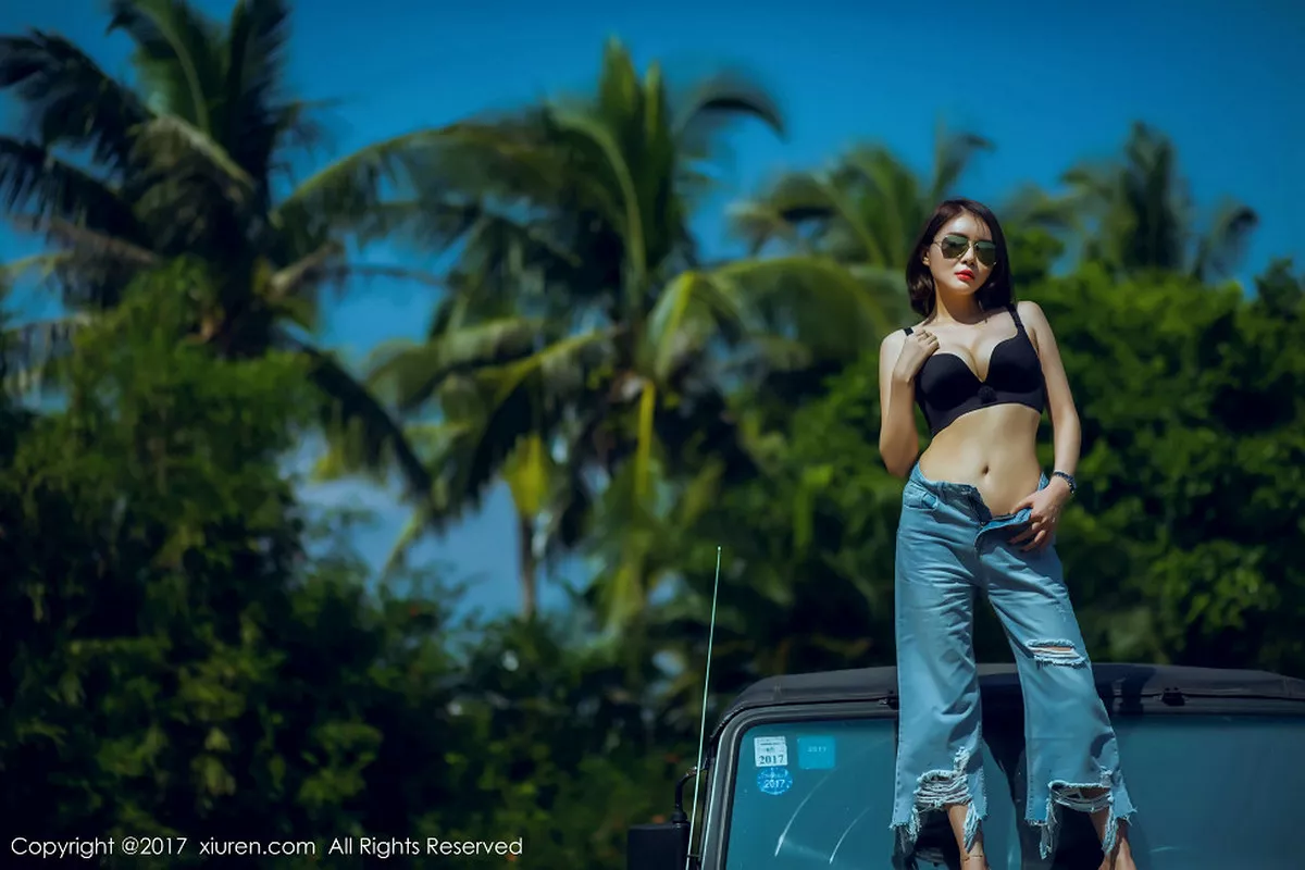 秀人集.com_[XiuRen秀人网]No.858_嫩模廿十海南三亚旅拍蓝天白云海边性感比基尼写真45P
