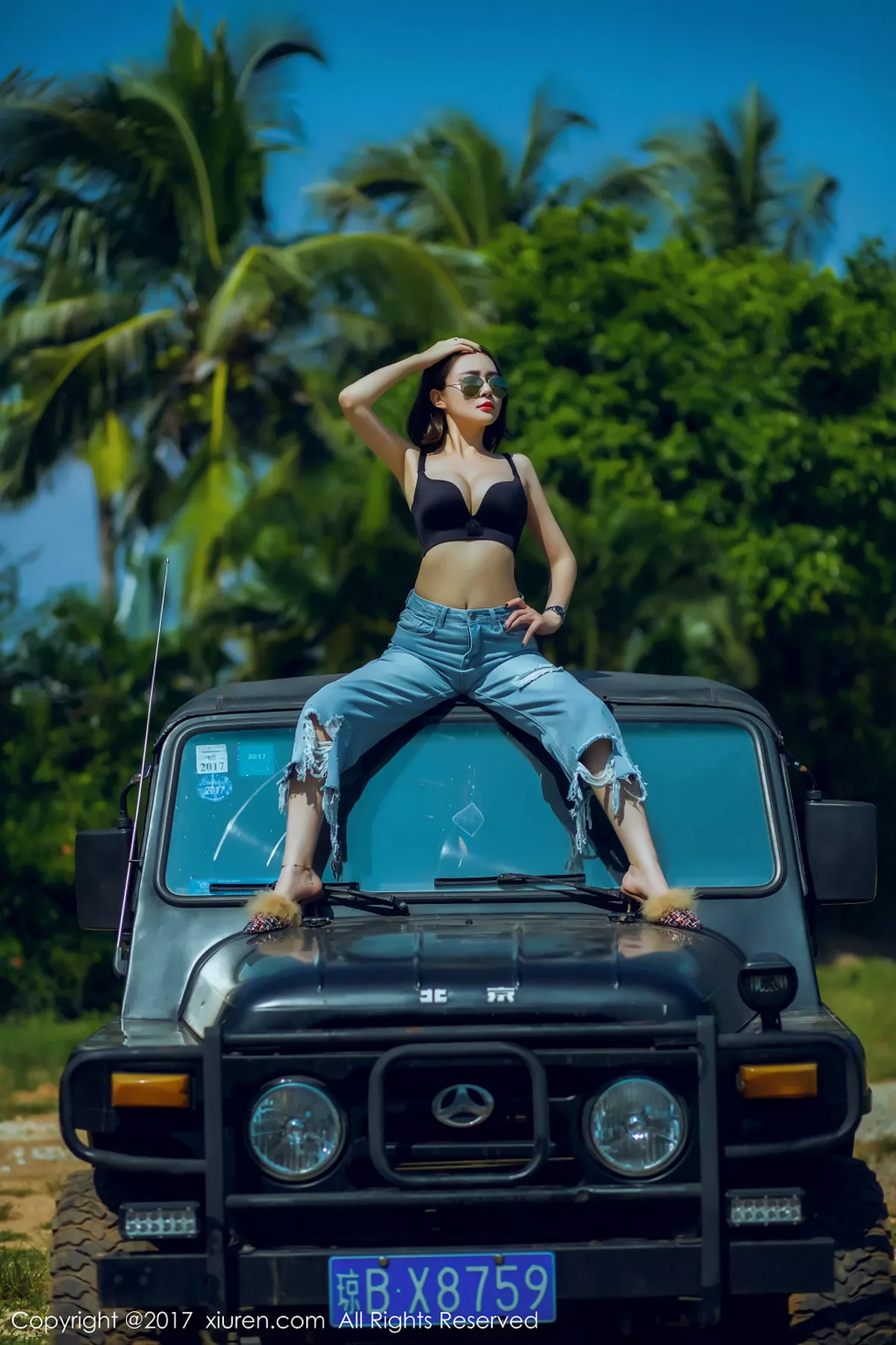 秀人集.com_[XiuRen秀人网]No.858_嫩模廿十海南三亚旅拍蓝天白云海边性感比基尼写真45P