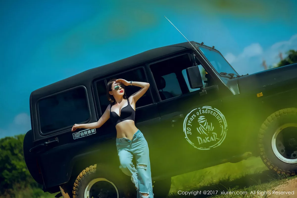 秀人集.com_[XiuRen秀人网]No.858_嫩模廿十海南三亚旅拍蓝天白云海边性感比基尼写真45P