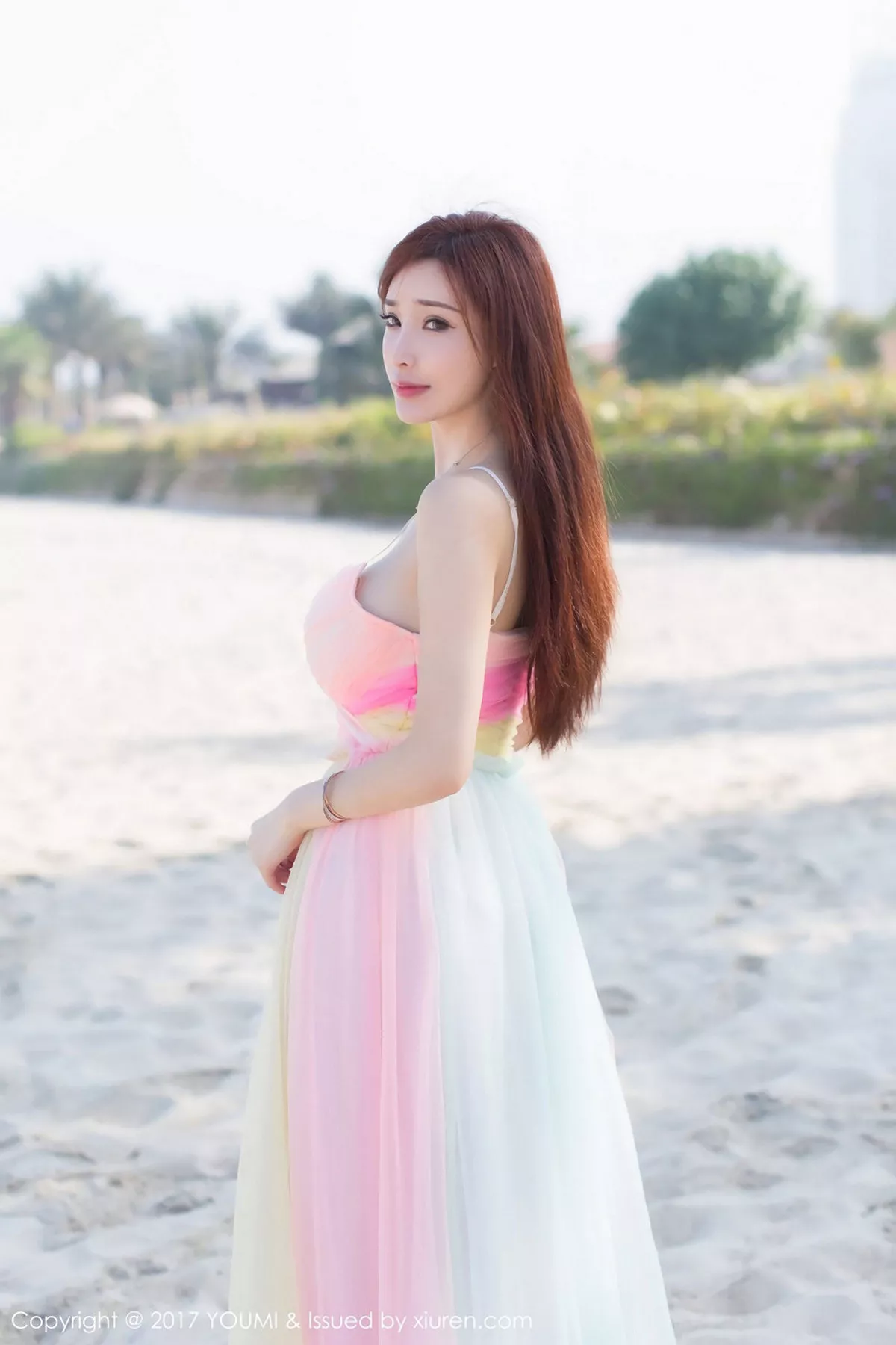 秀人集.com_[YouMi尤蜜荟]Vol.092_嫩模土肥圆矮挫穷海边沙滩清新唯美风彩色长裙性感写真44P