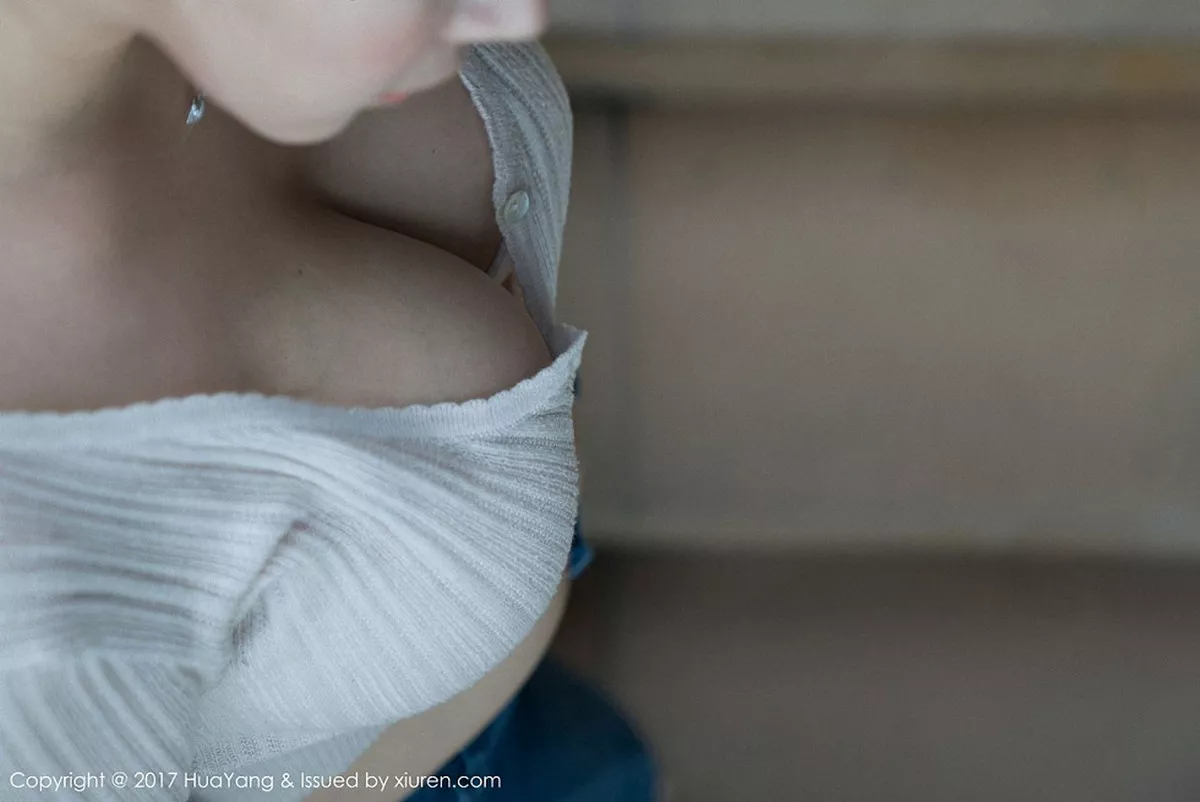 秀人集.com_[HuaYang花漾]Vol.021_女神Abby李雅蓝色毛衣+齐逼牛仔裤秀完美身材傲人豪乳写真42P