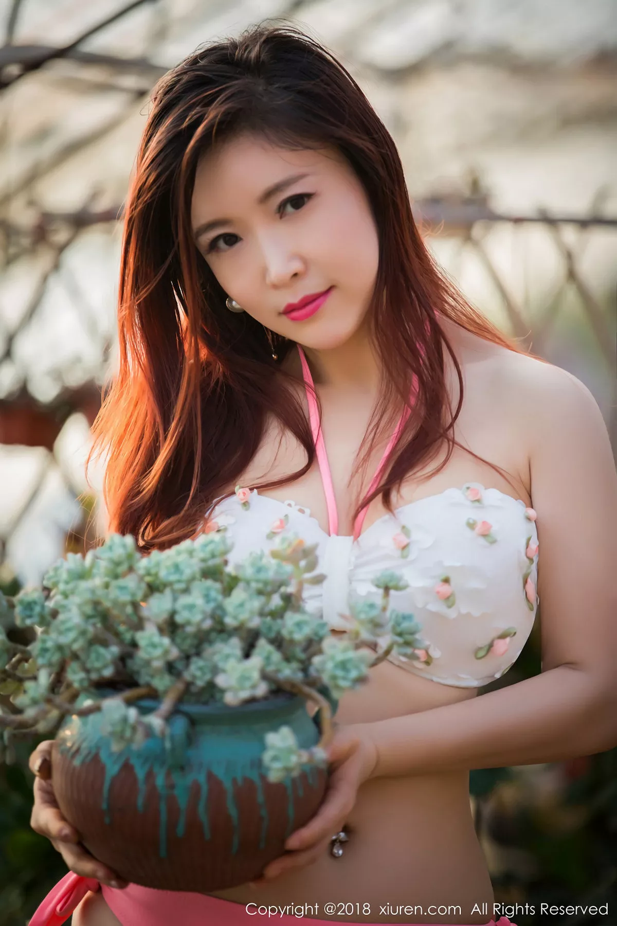 秀人集.com_[XiuRen秀人网]No.924_嫩模西希白兔花房里性感内衣半脱粉红内裤秀丰满翘臀诱惑写真49P