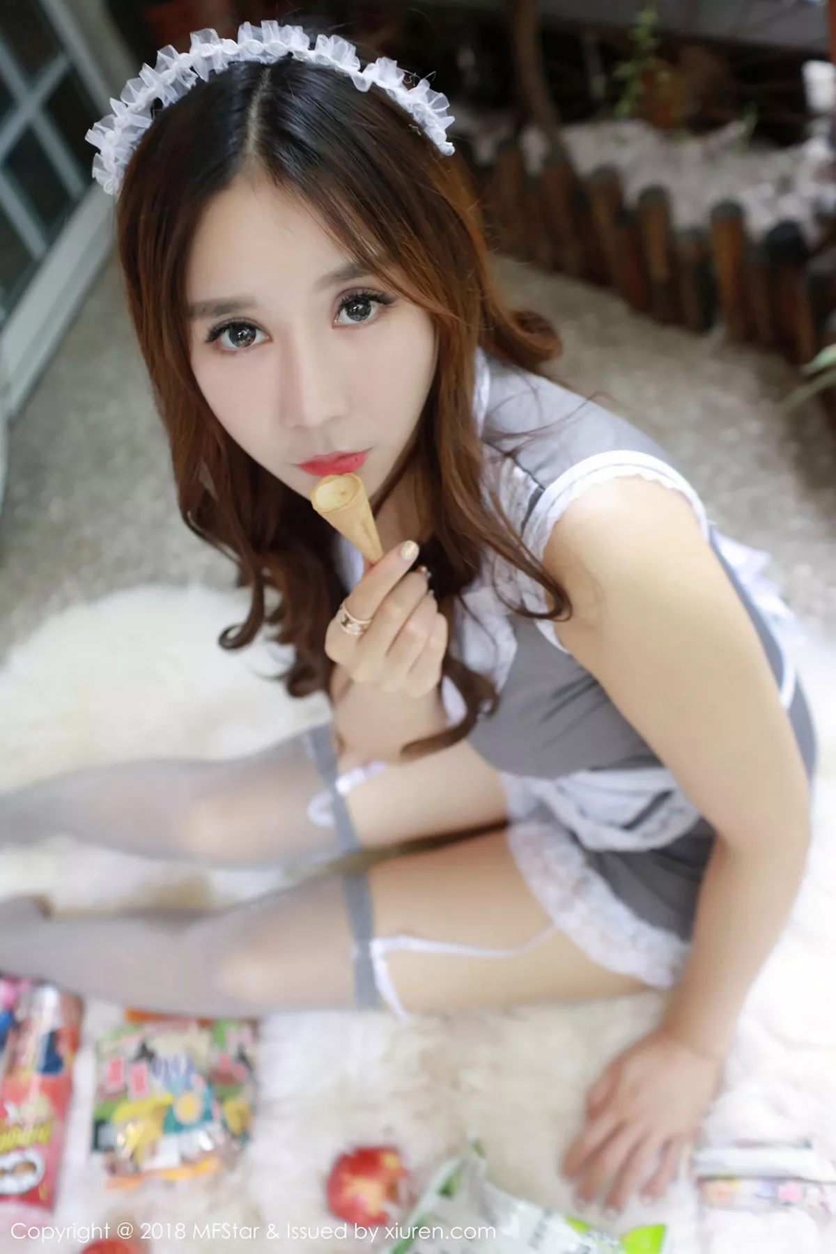 秀人集.com_[MFStar模范学院]Vol.115_嫩模昆熙Quincey灰丝吊带女仆装+粉红兔女郎诱惑写真40P