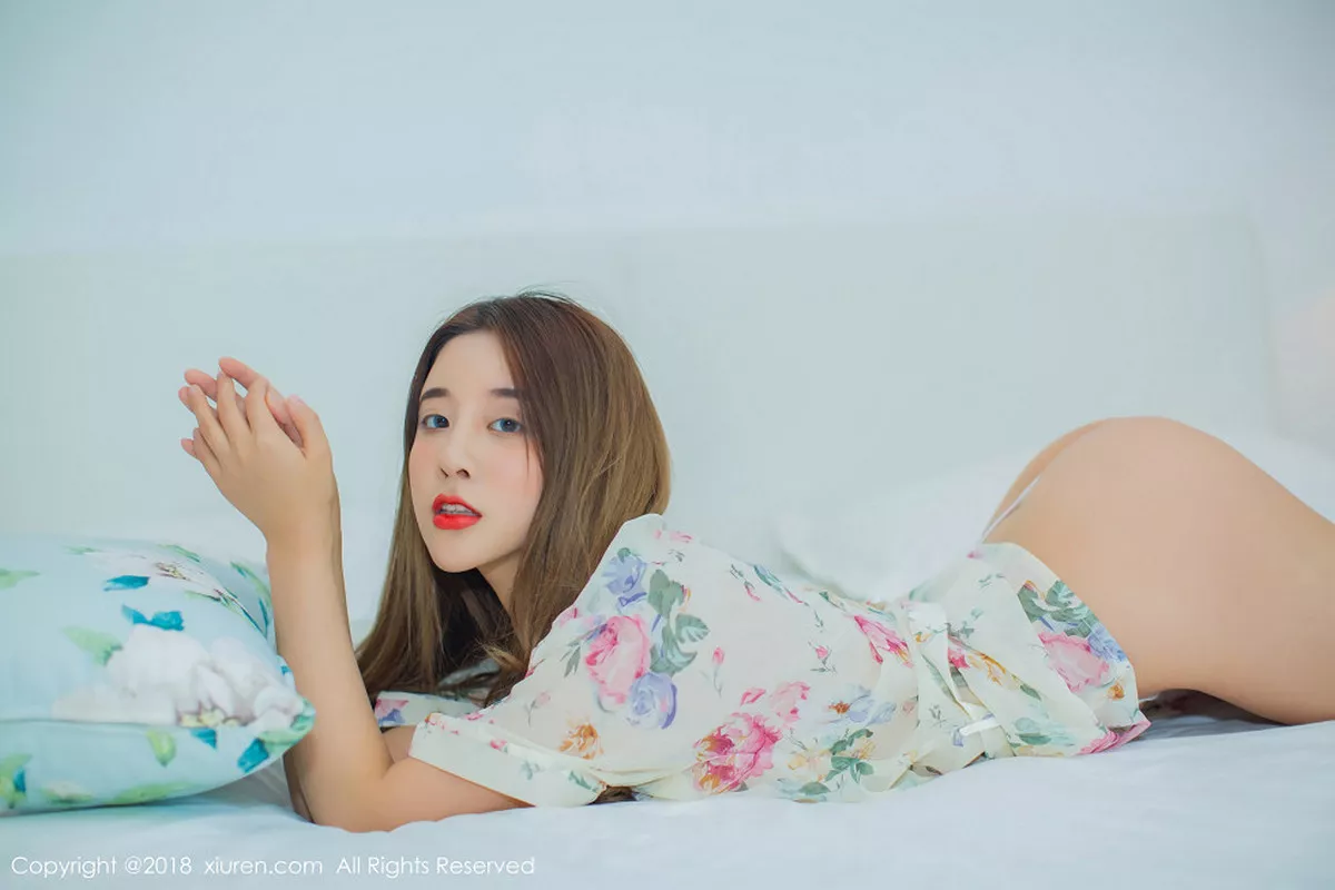 秀人集.com_[XiuRen秀人网]No.907_嫩模筱慧居家绿色吊带连身裙+真空花色衬衣秀完美身材写真60P