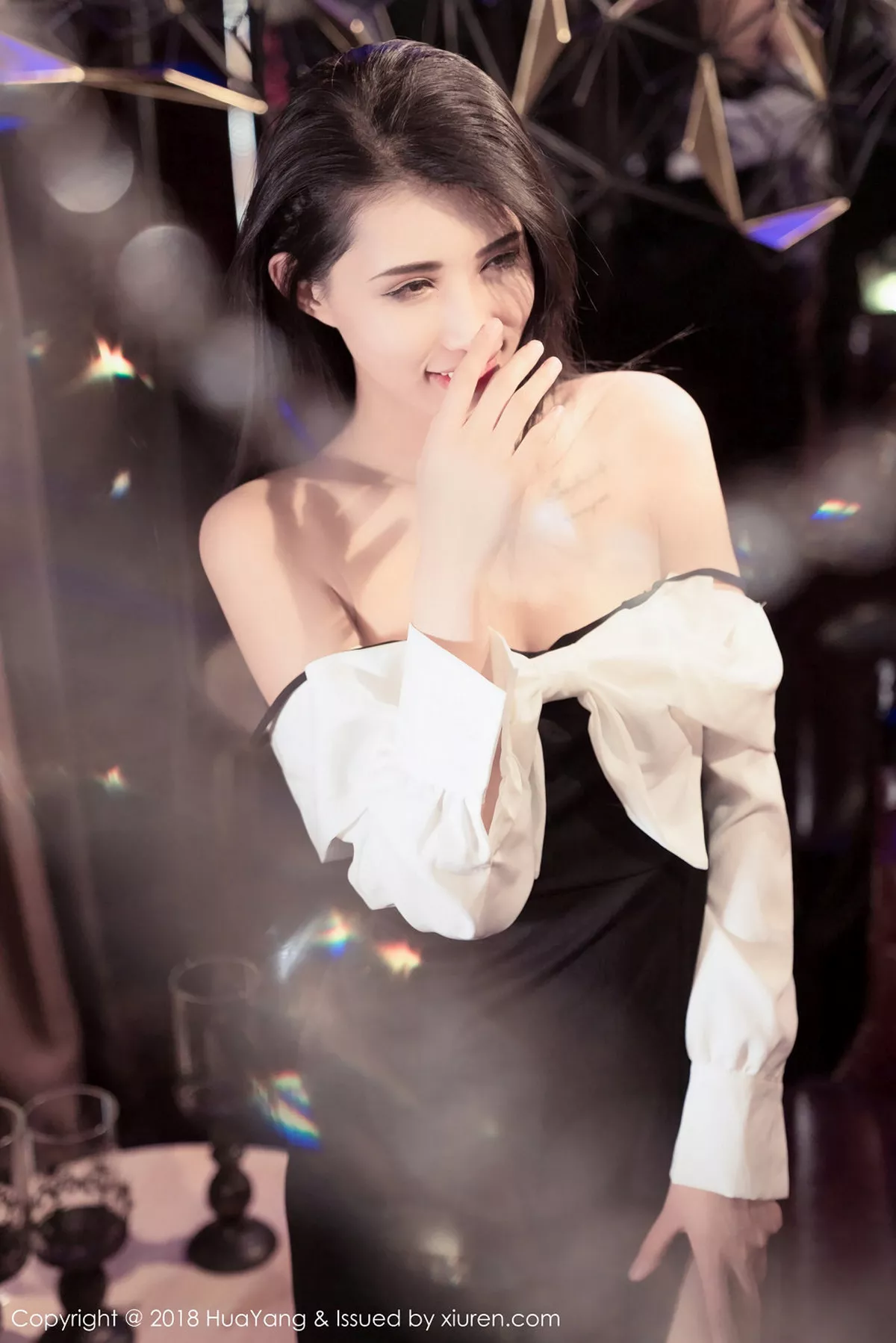 秀人集.com_[HuaYang花漾]Vol.030_嫩模葛征Model居家性感白色内衣秀完美身材迷人美腿写真40P