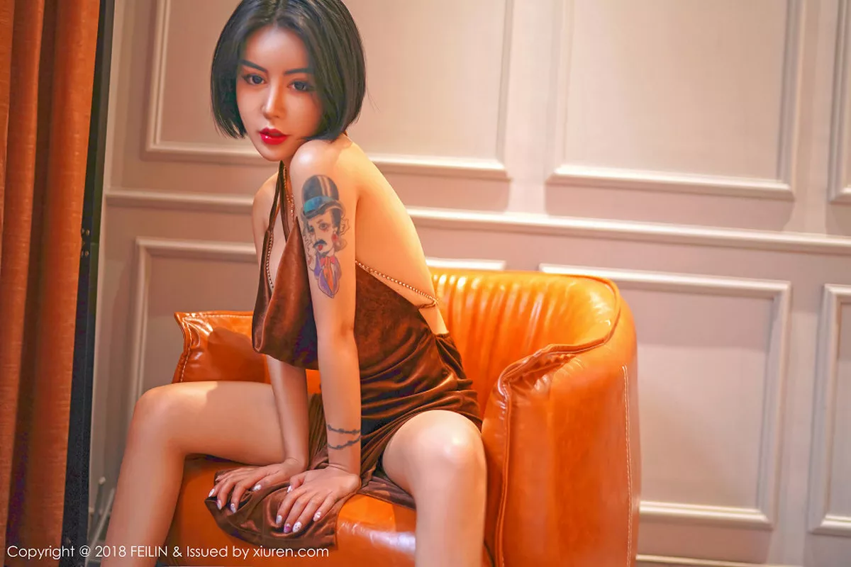 秀人集.com_[FeiLin嗲囡囡]Vol.123_嫩模陆梓琪魅惑私房全裸上身手遮两点半脱内裤诱惑写真40P