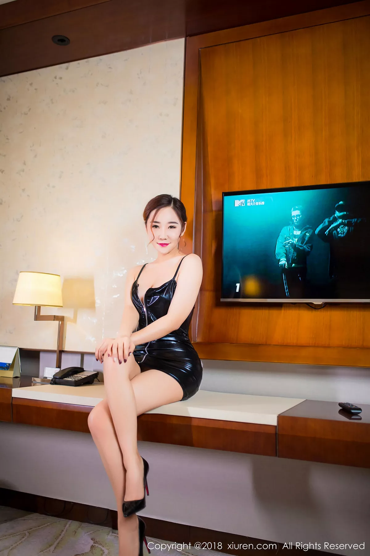 秀人集.com_[XiuRen秀人网]No.910_嫩模棉花糖candy居家超低胸死库水秀完美身材撩人诱惑写真51P