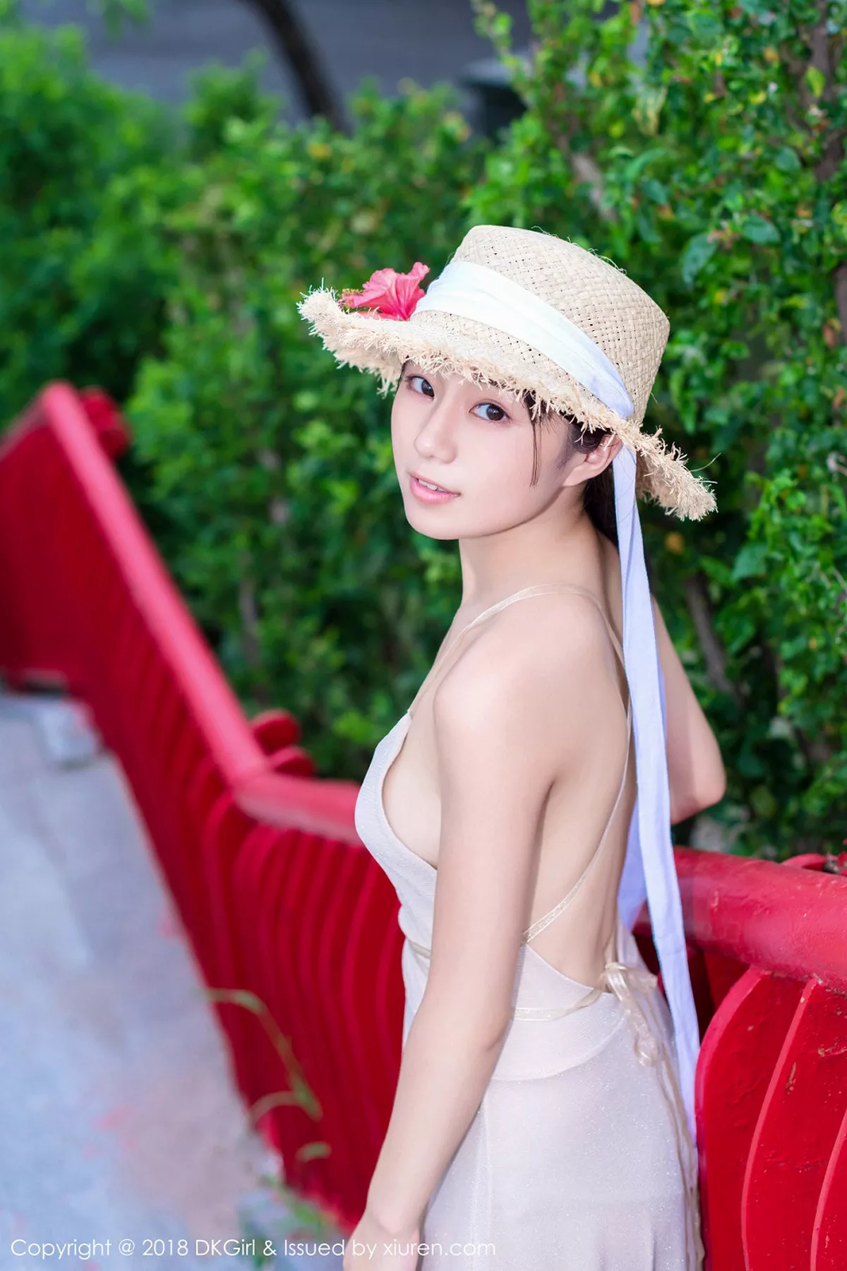 秀人集.com_[DKGirl御女郎]Vol.055_美乳女神苍井优香街拍特辑甜美草帽少女露背吊带裙性感写真53P