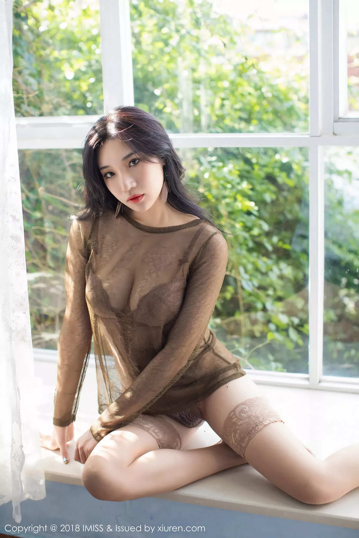 秀人集.com_[IMISS爱蜜社]Vol.218_嫩模小狐狸Sica咖啡色蕾丝内衣配咖啡色丝袜极致诱惑写真44P