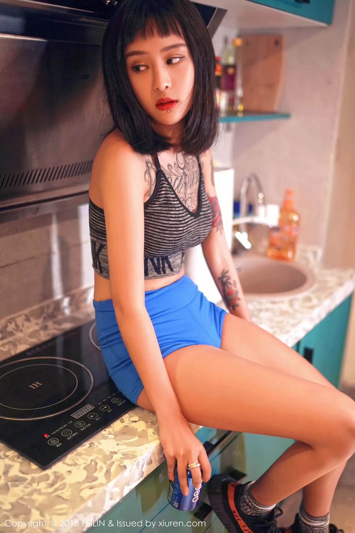 秀人集.com_[FeiLin嗲囡囡]Vol.129_嫩模赵艺璇居家私房性感内衣黑白风系列配彩色纹身写真39P