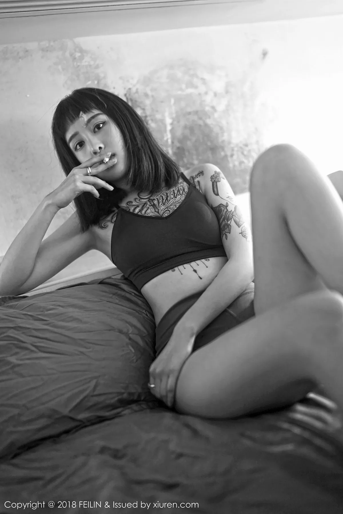 秀人集.com_[FeiLin嗲囡囡]Vol.129_嫩模赵艺璇居家私房性感内衣黑白风系列配彩色纹身写真39P