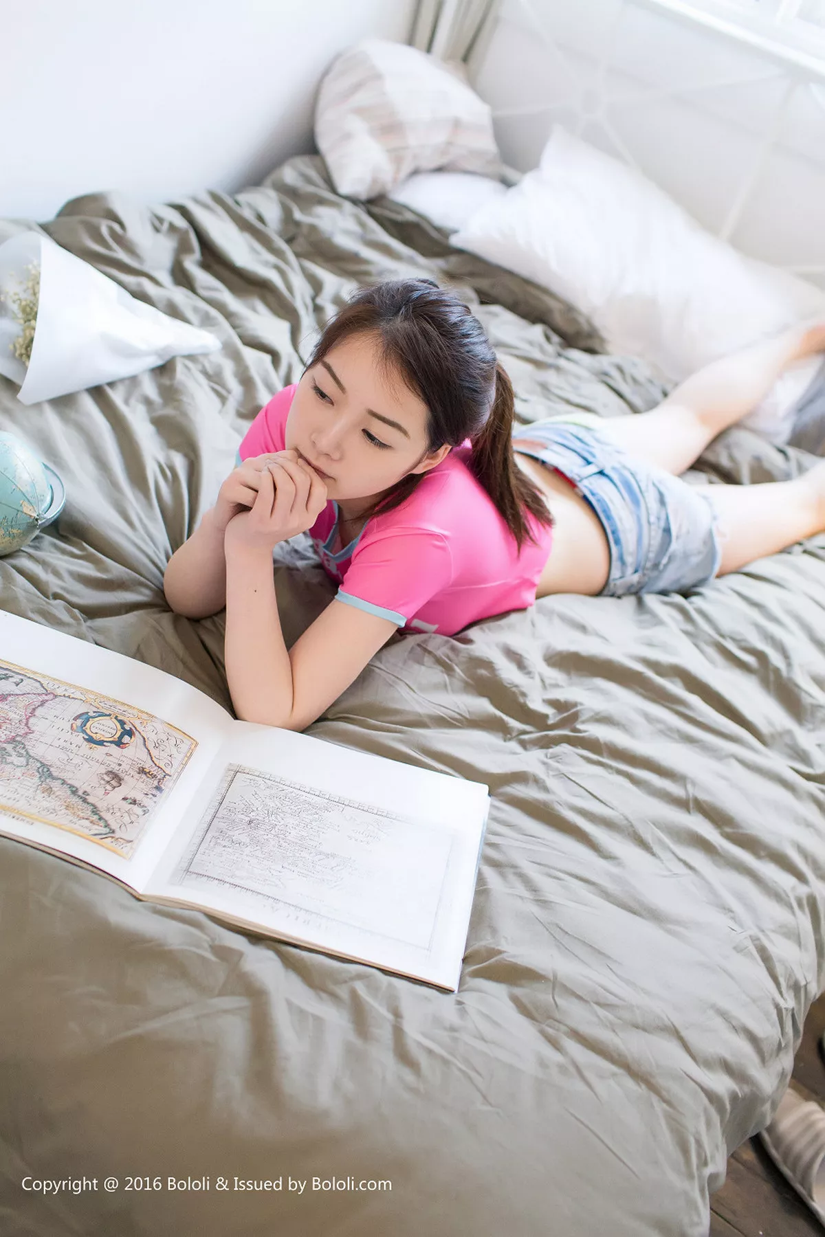 秀人集.com_[Tukmo兔几盟]Vol.108_嫩模绵绵居家床上性感国旗比基尼秀豪乳翘臀诱惑写真40P