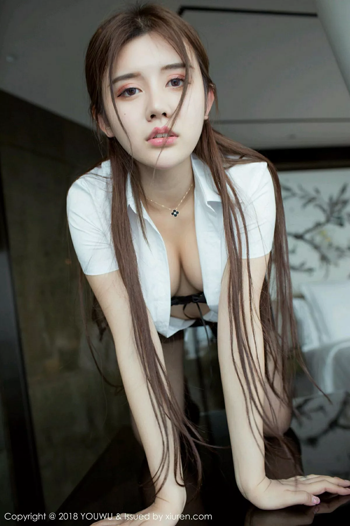 秀人集.com_[YouWu尤物馆]Vol.081_嫩模兔子Nina职场OL白寸衫配黑丝裤袜秀性感内衣诱惑写真42P