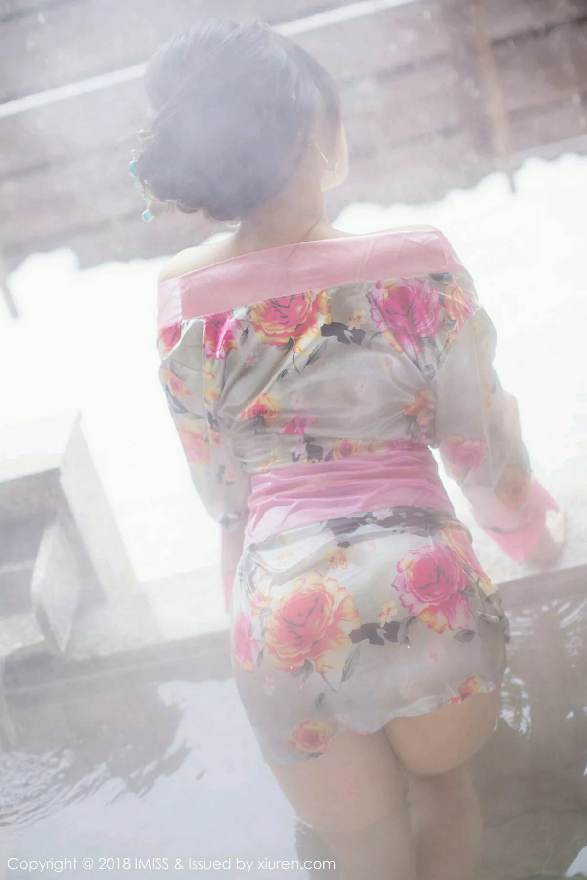 秀人集.com_[IMISS爱蜜社]Vol.221_女神许诺Sabrina北海道旅拍白色蕾丝内衣丝袜美腿诱惑写真50P