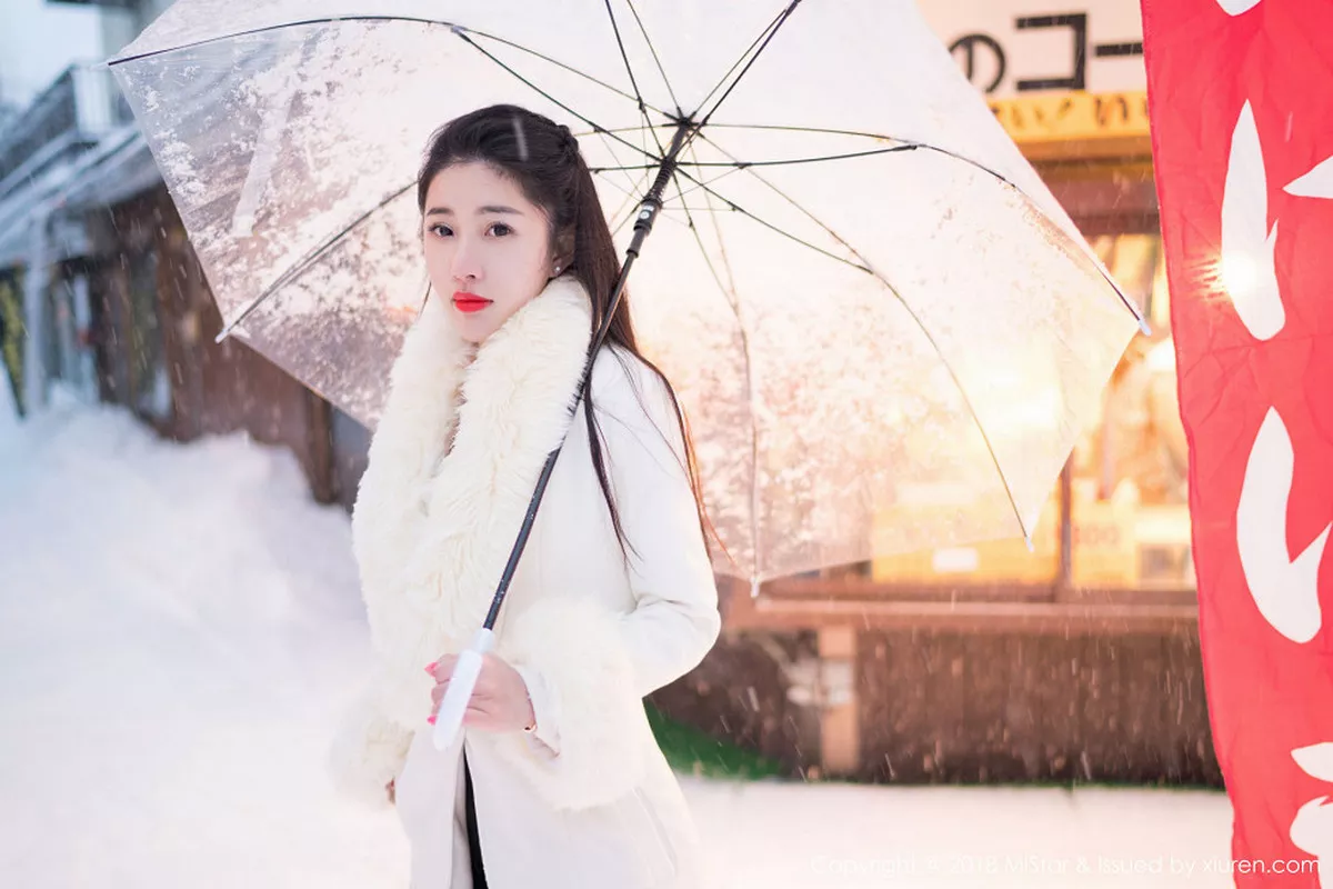 秀人集.com_[MiStar魅妍社]Vol.216_女神陈嘉嘉Tiffany北海道旅拍红色肚兜配丁字裤诱惑写真35P