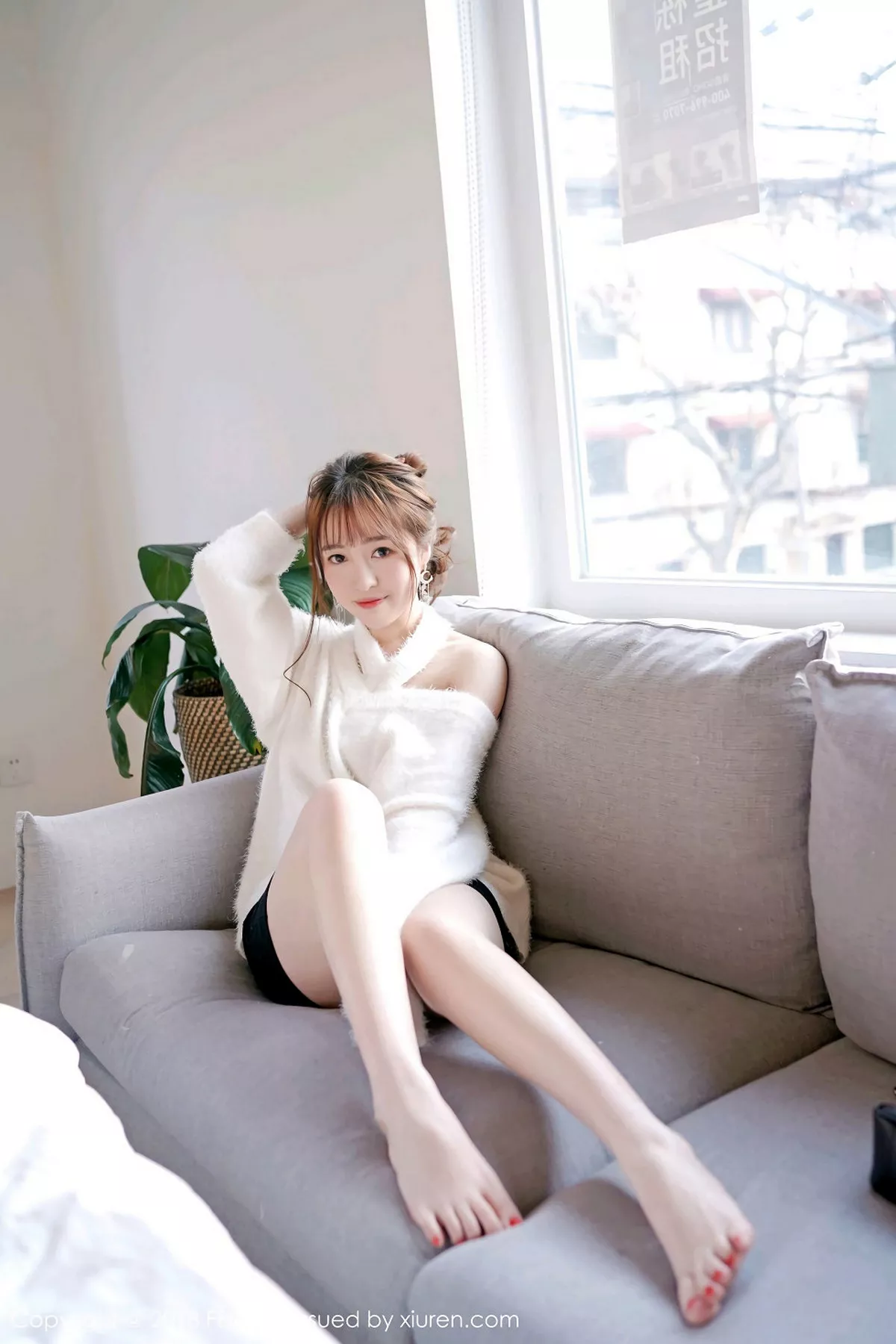 秀人集.com_[FeiLin嗲囡囡]Vol.132_清纯妹子yumi黄奕清居家床上大尺度全裸奶油遮点喷血诱惑写真40P