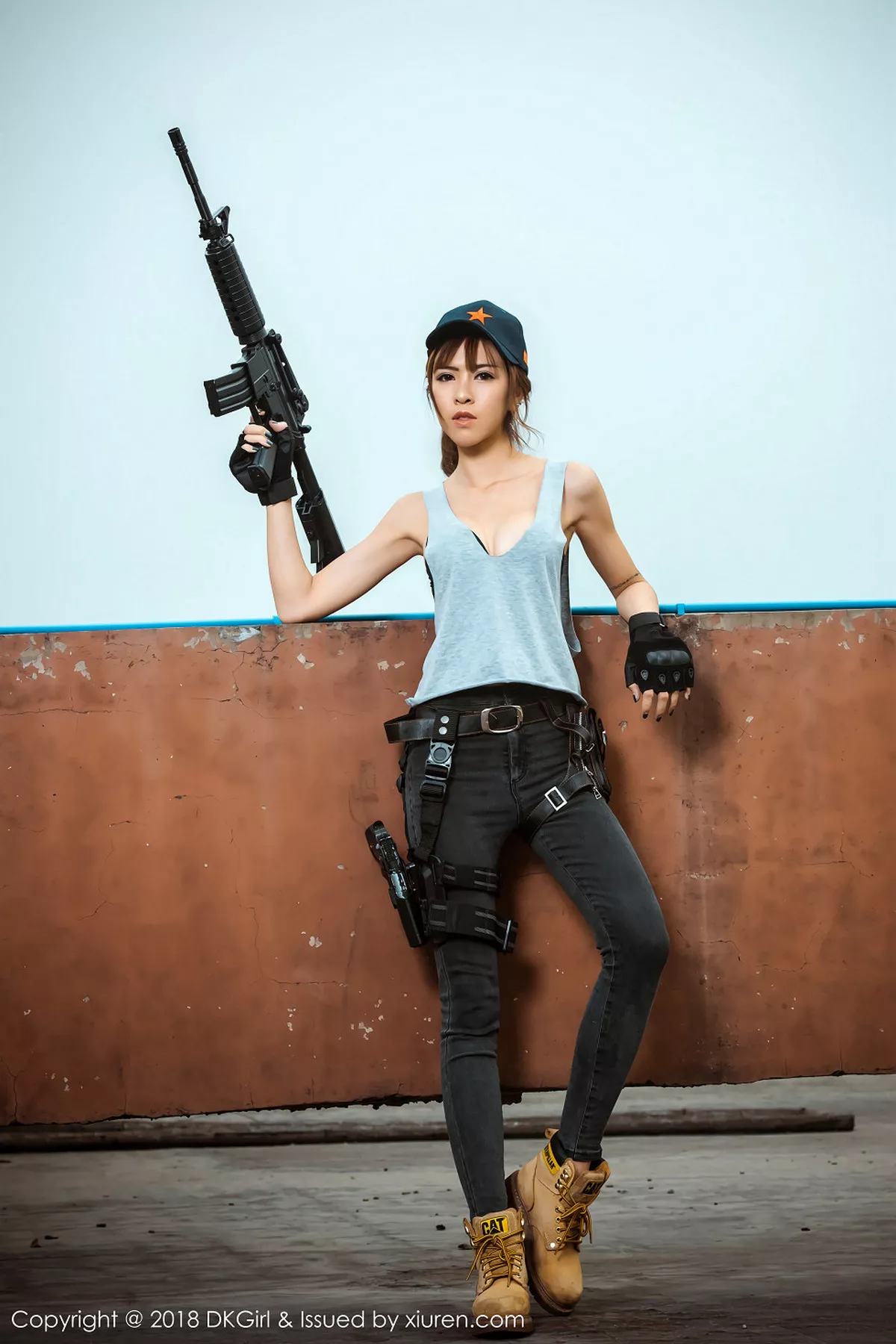 秀人集.com_[DKGirl御女郎]Vol.065_嫩模蔡乐儿绝地求生代言户外持枪野性迷人写真50P
