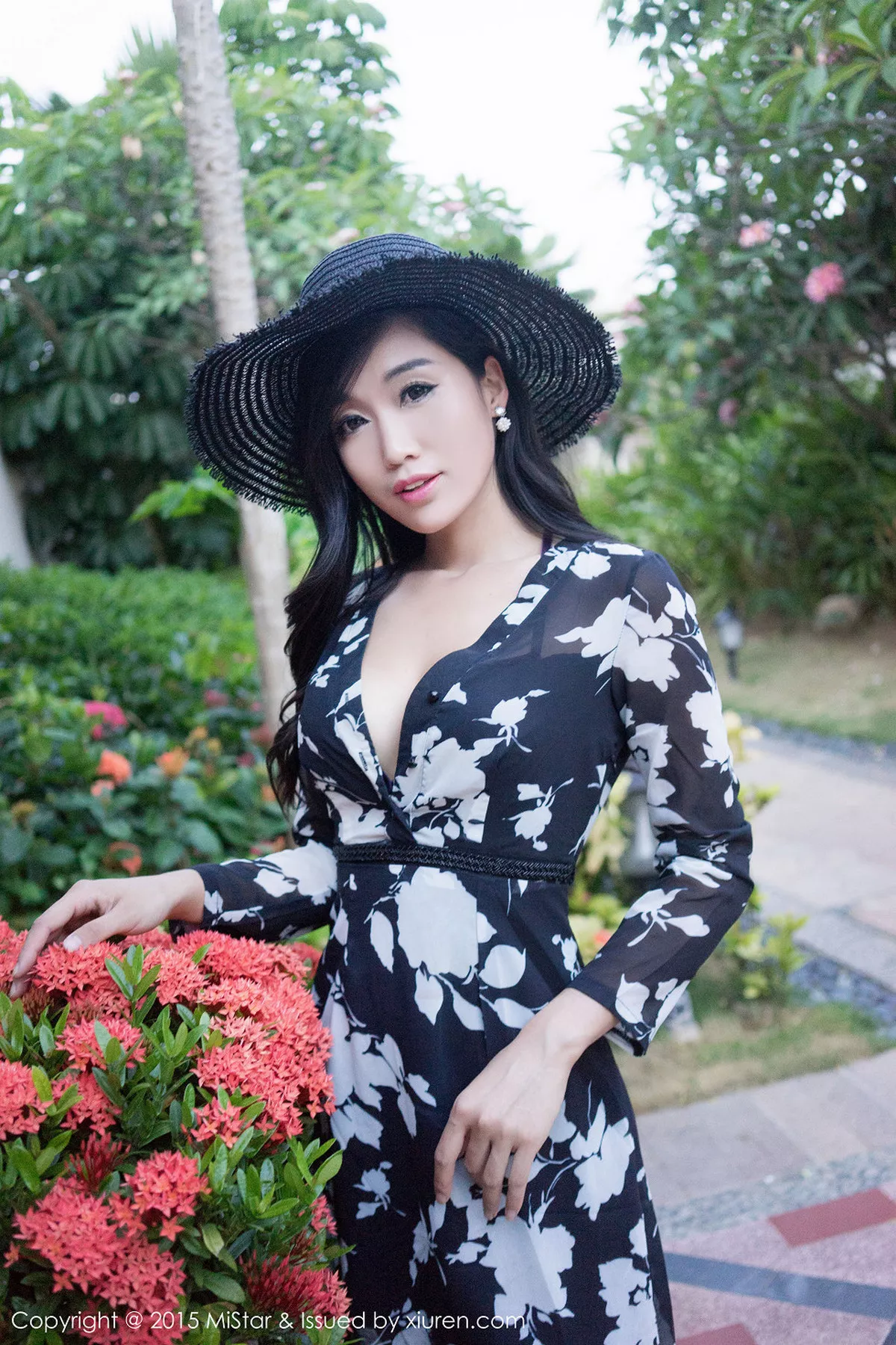 秀人集.com_[MiStar魅妍社]Vol.027_嫩模Ashely丽丽三亚旅拍黑色情趣薄纱白嫩美乳诱惑60P