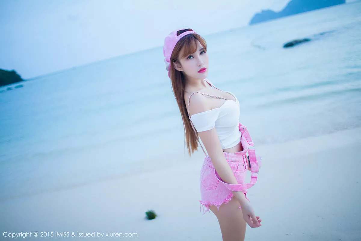 秀人集.com_[IMISS爱蜜社]Vol.039_嫩模LalaBaby啦啦普吉岛旅拍粉红齐逼牛仔短裤写真55P