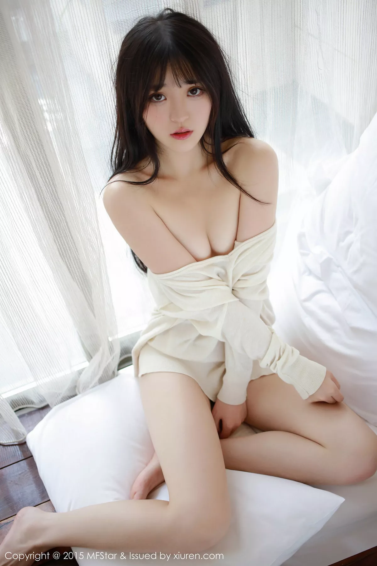 秀人集.com_[MFStar模范学院]Vol.029_嫩模伊小七MoMo白嫩肌肤诱人酮体大胆诱惑写真51P