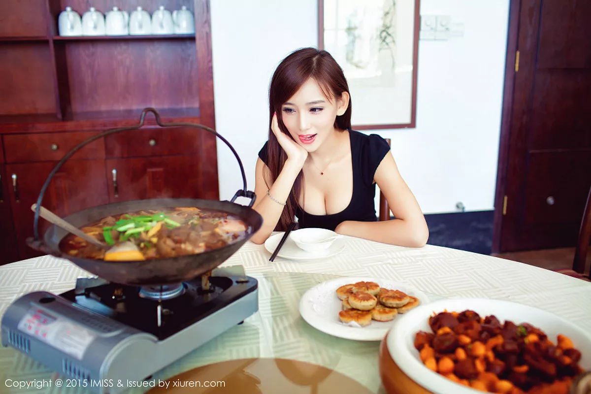 秀人集.com_[IMISS爱蜜社]Vol.040_嫩模李玉洁Daisy大别山薄刀峰旅拍完美身材性感写真57P