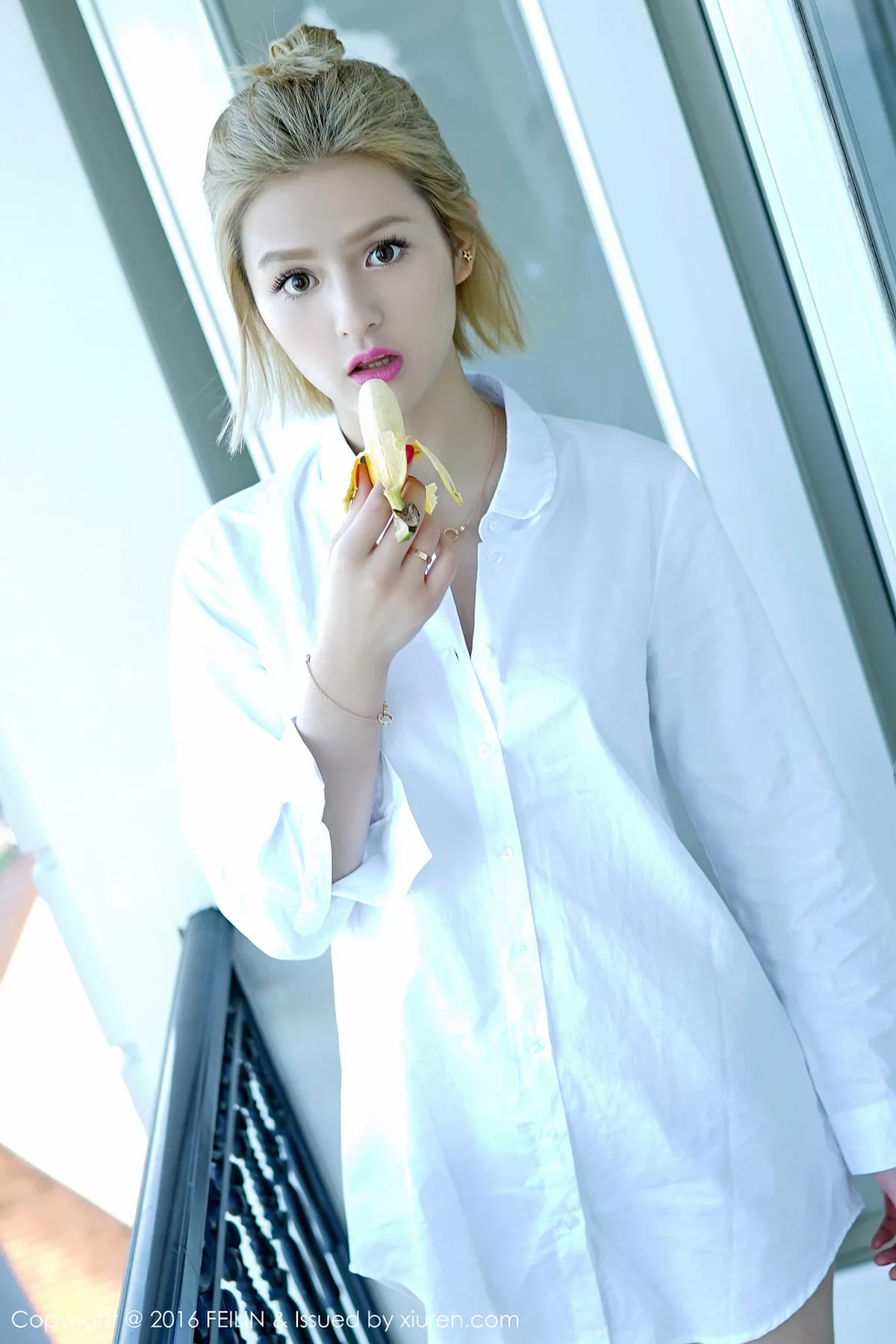 秀人集.com_[FeiLin嗲囡囡]Vol.025_混血嫩模史雯Swan芽庄旅拍沙滩椅悠闲秀完美身材58P