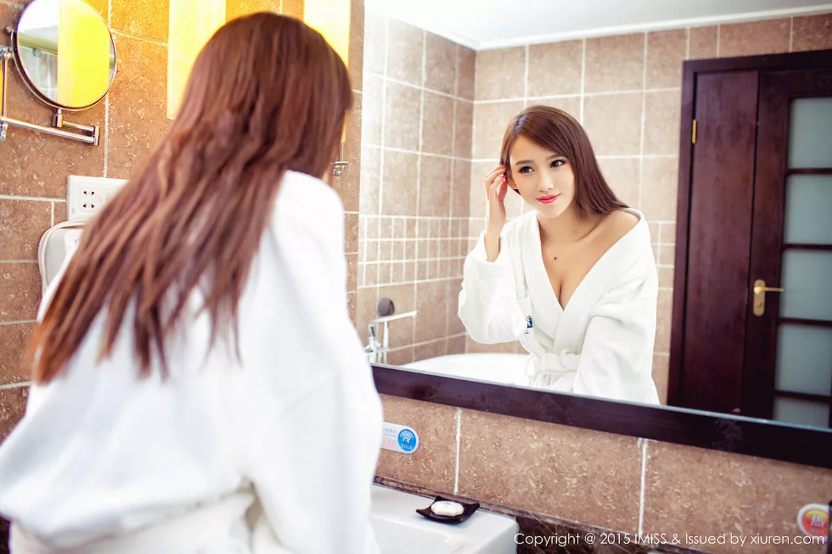 秀人集.com_[IMISS爱蜜社]Vol.040_嫩模李玉洁Daisy大别山薄刀峰旅拍完美身材性感写真57P