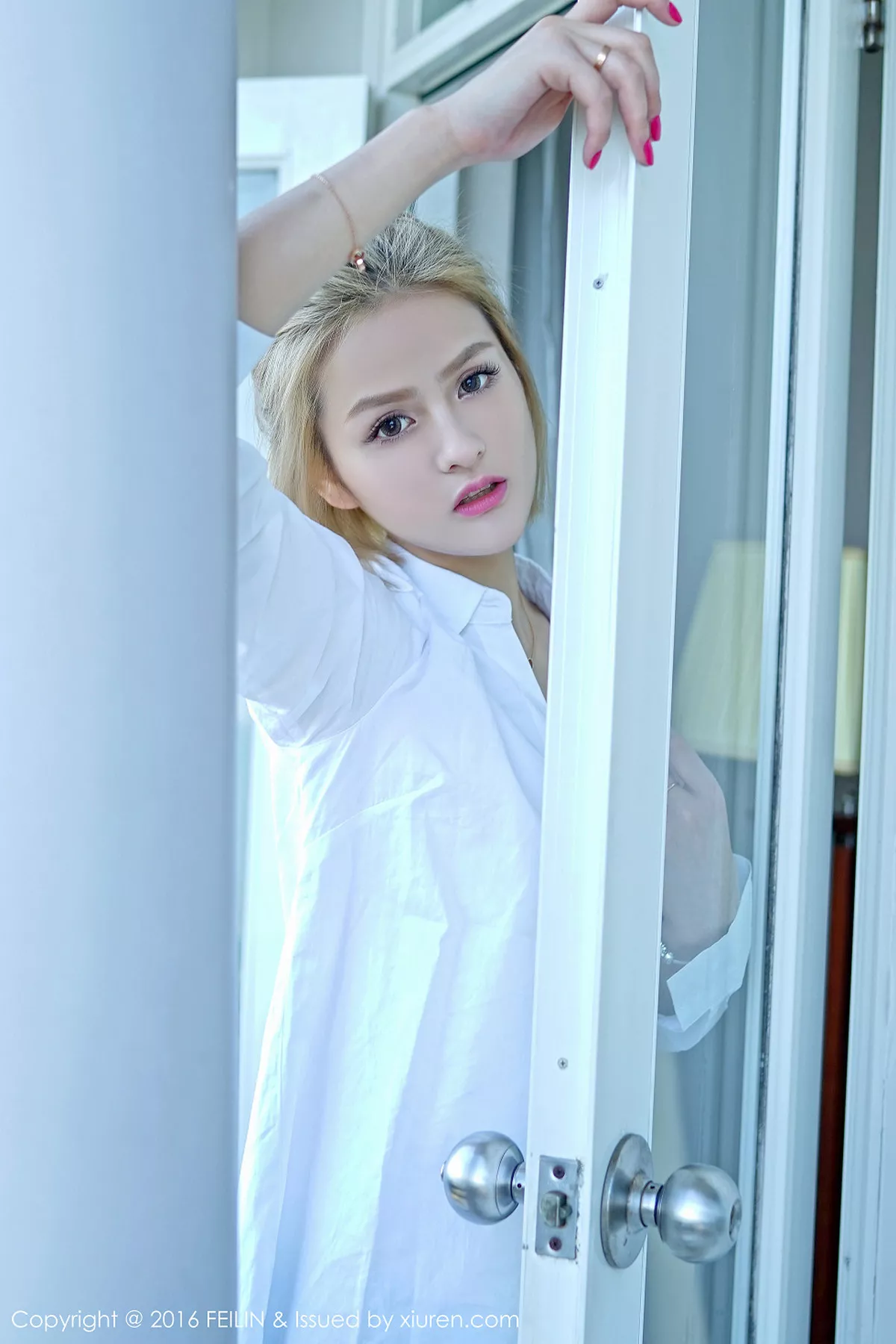 秀人集.com_[FeiLin嗲囡囡]Vol.025_混血嫩模史雯Swan芽庄旅拍沙滩椅悠闲秀完美身材58P