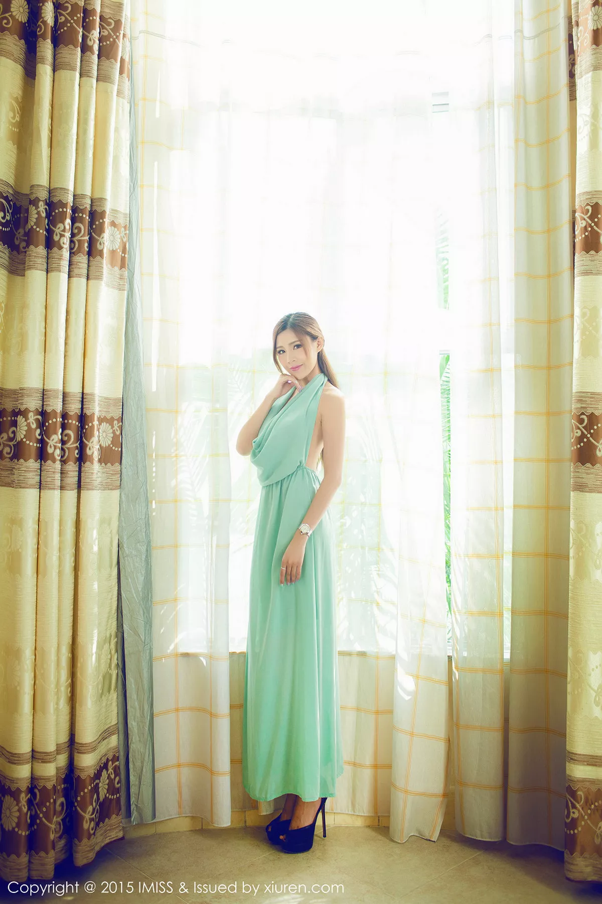 秀人集.com_[IMISS爱蜜社]Vol.037_嫩模Nono酱富都飘雪温泉外拍性感比基尼完美写真53P