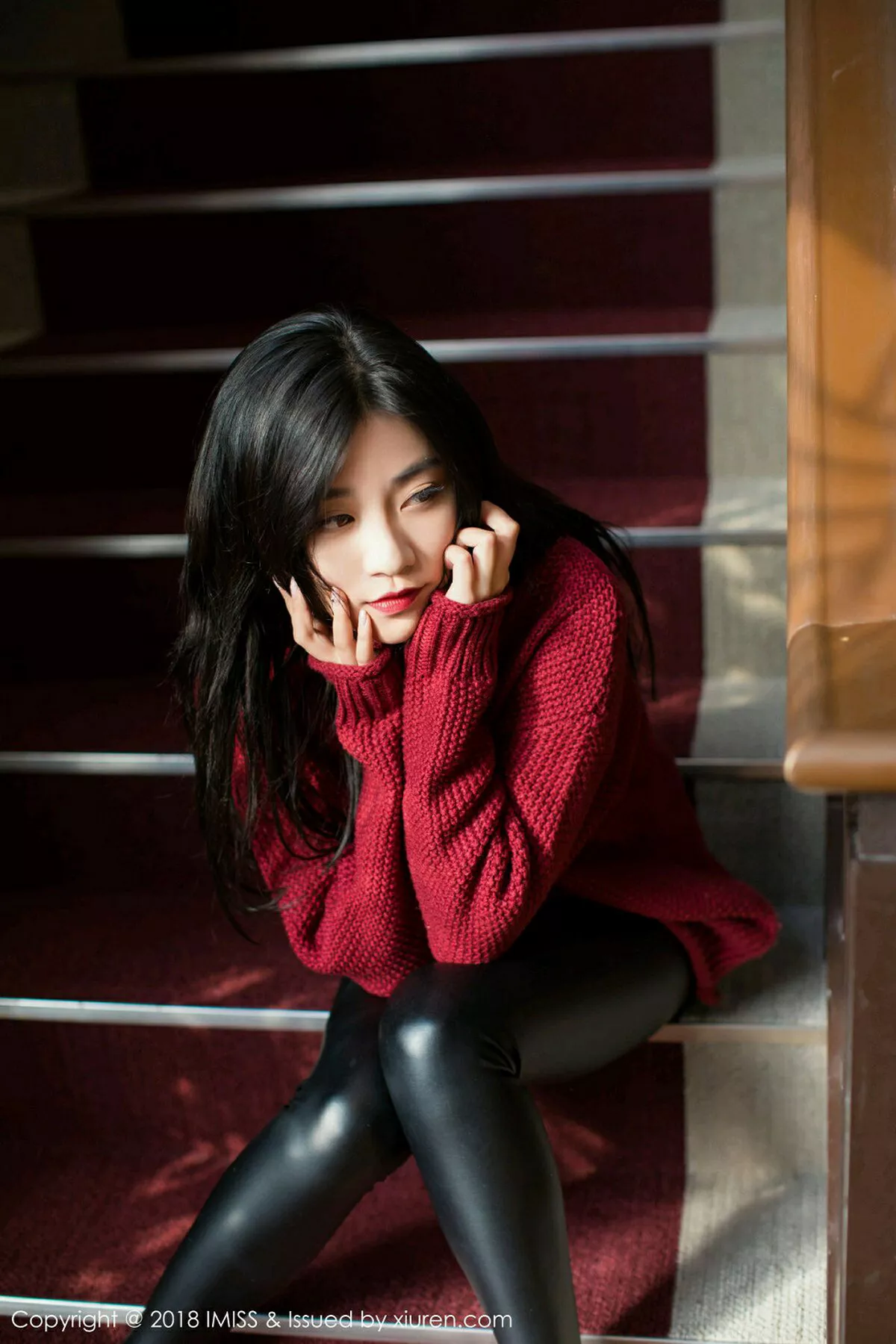 秀人集.com_[IMISS爱蜜社]Vol.239_女神许诺Sabrina日本旅拍白衬衣配黑短裙黑丝袜诱惑写真60P