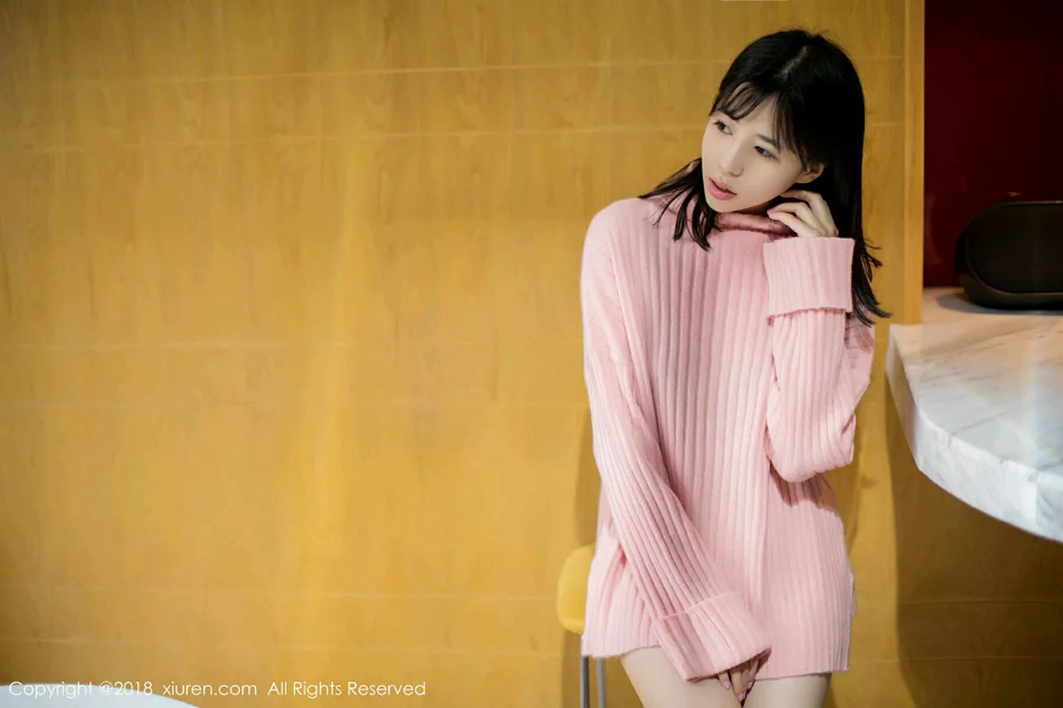 秀人集.com_[XiuRen秀人网]No.996_嫩模艾栗栗性感护士装+粉红毛衣秀完美身材甜美写真43P