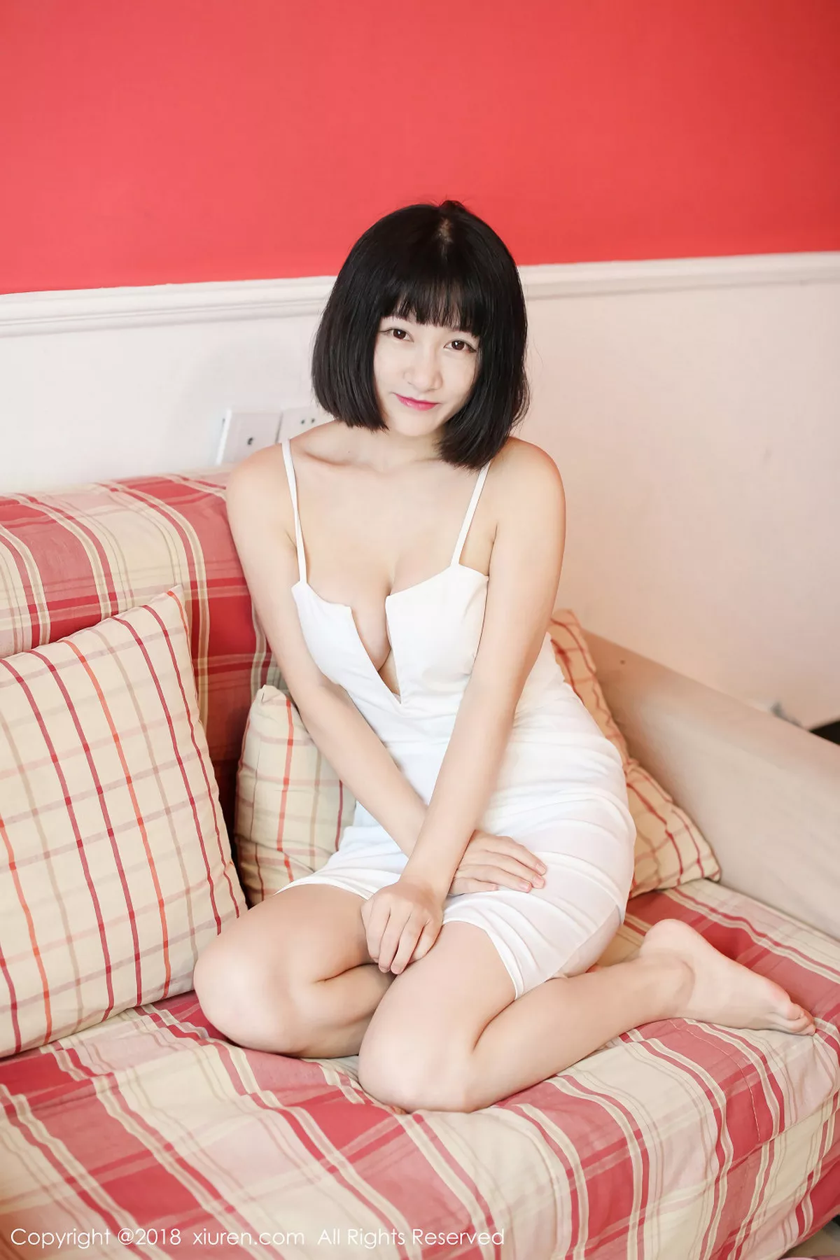 秀人集.com_[XiuRen秀人网]No.1012_嫩模小探戈居家红色蕾丝内衣+白色吊带裙秀完美身材写真30P