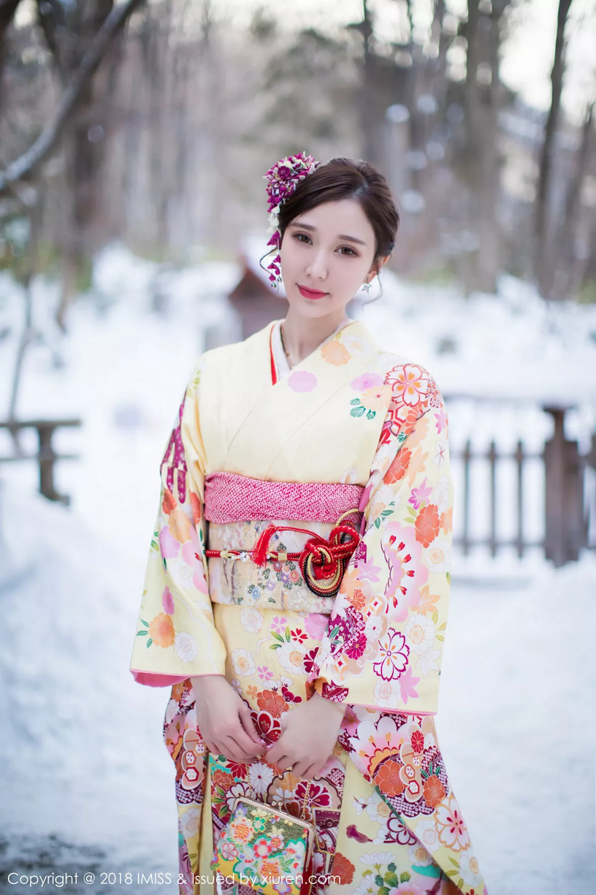 秀人集.com_[IMISS爱蜜社]Vol.242_嫩模淼淼萌萌哒北海道旅拍白色高叉连体内衣爆乳诱惑写真34P