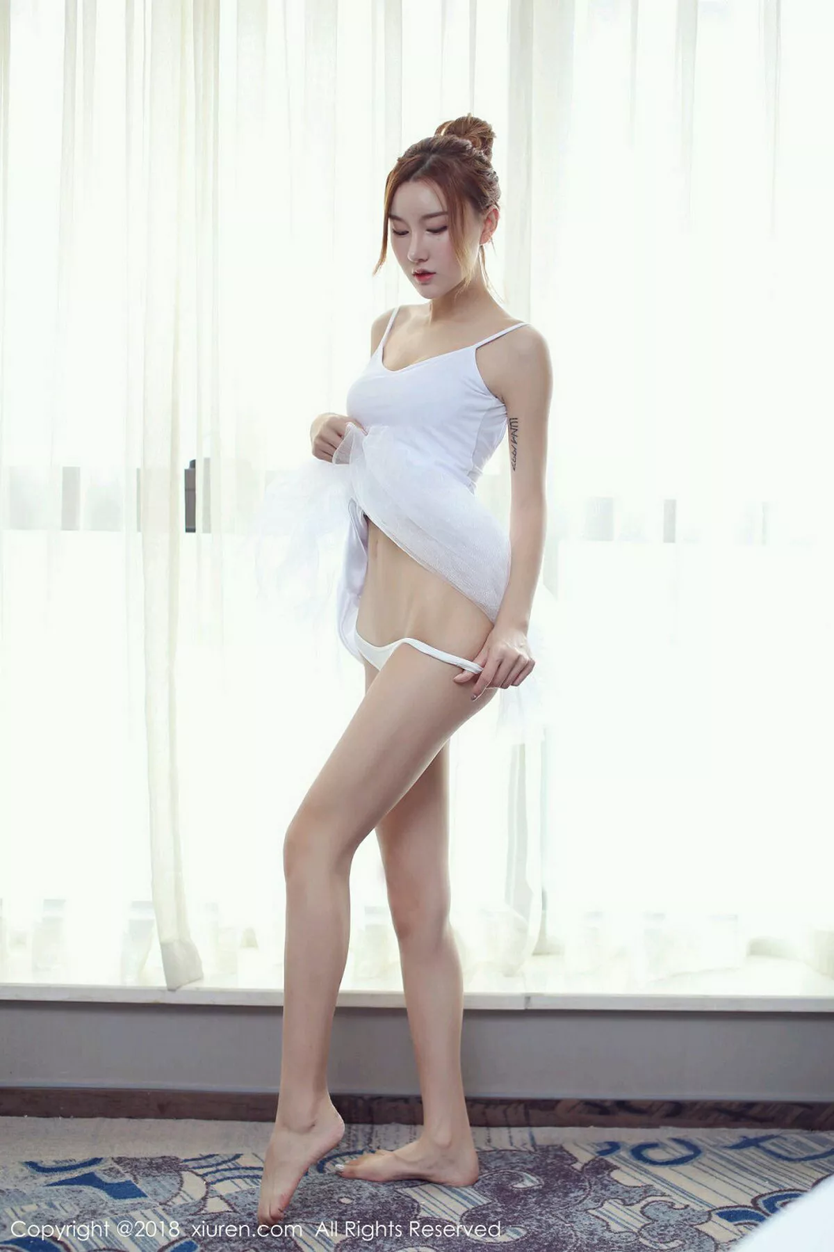 秀人集.com_[XiuRen秀人网]No.1031_嫩模M梦baby芭蕾舞装扮白色内衣半脱双手档乳撩人诱惑写真55P