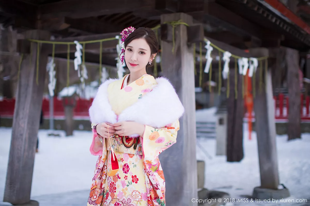 秀人集.com_[IMISS爱蜜社]Vol.242_嫩模淼淼萌萌哒北海道旅拍白色高叉连体内衣爆乳诱惑写真34P