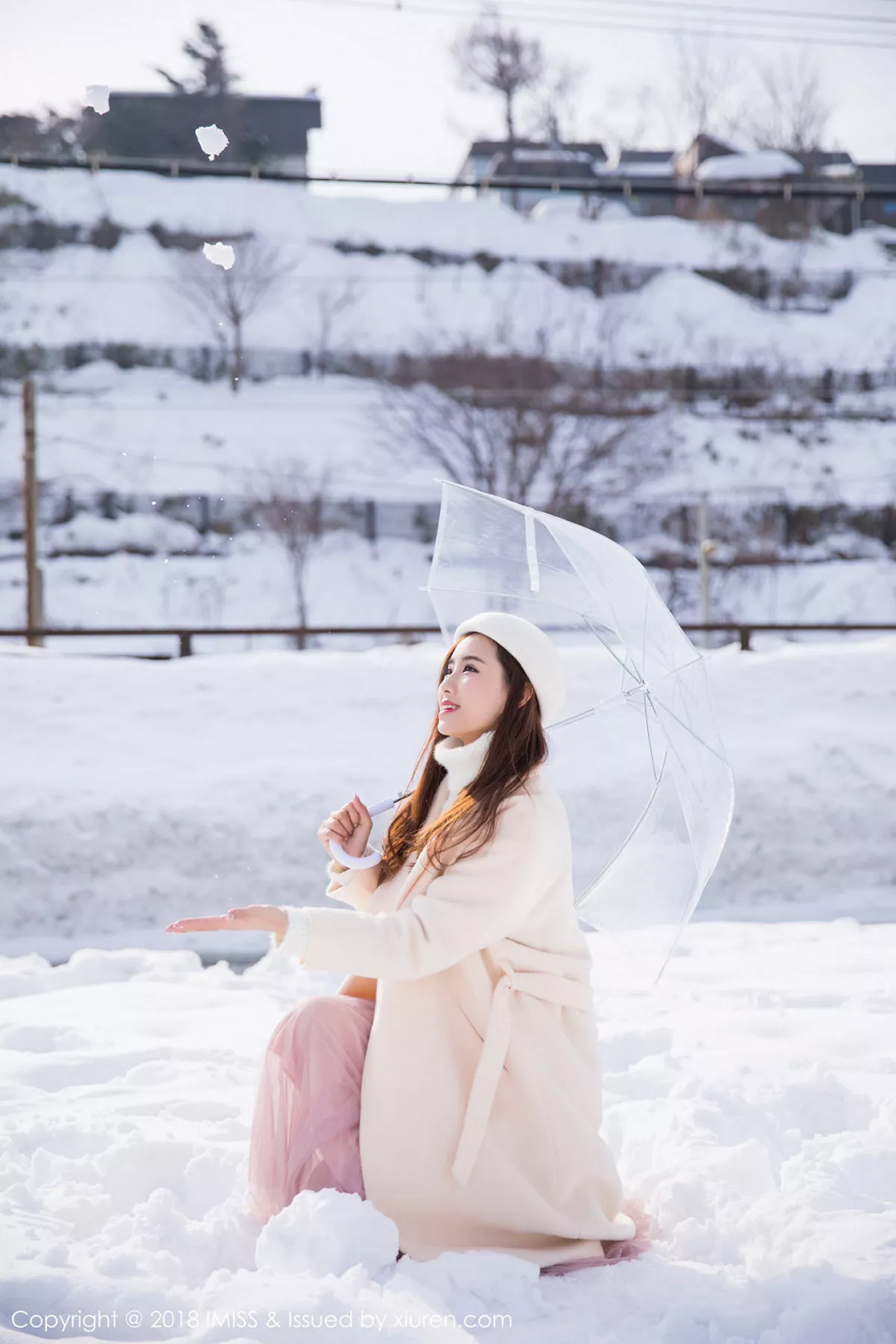 秀人集.com_[IMISS爱蜜社]Vol.253_丽质美女猫宝北海道旅拍酒红色情趣内衣配吊带黑丝诱惑写真56P