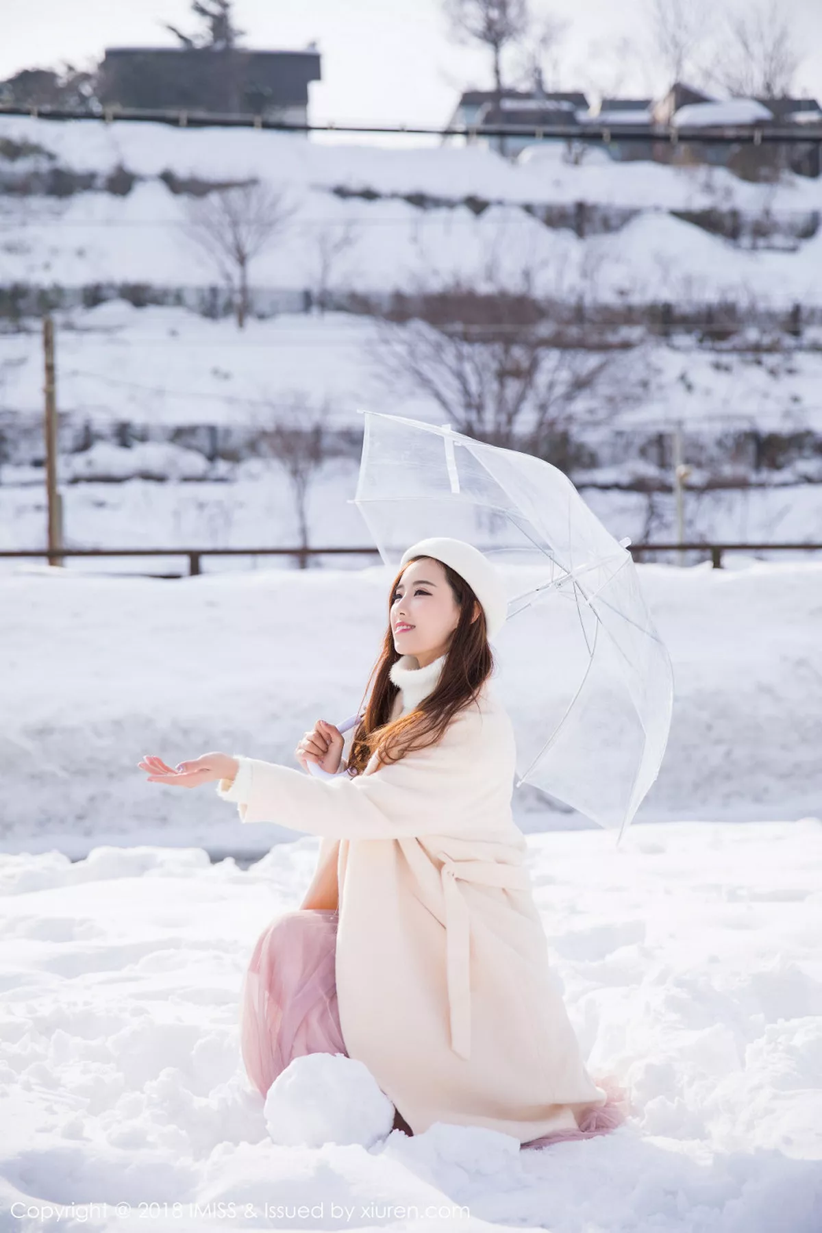 秀人集.com_[IMISS爱蜜社]Vol.253_丽质美女猫宝北海道旅拍酒红色情趣内衣配吊带黑丝诱惑写真56P