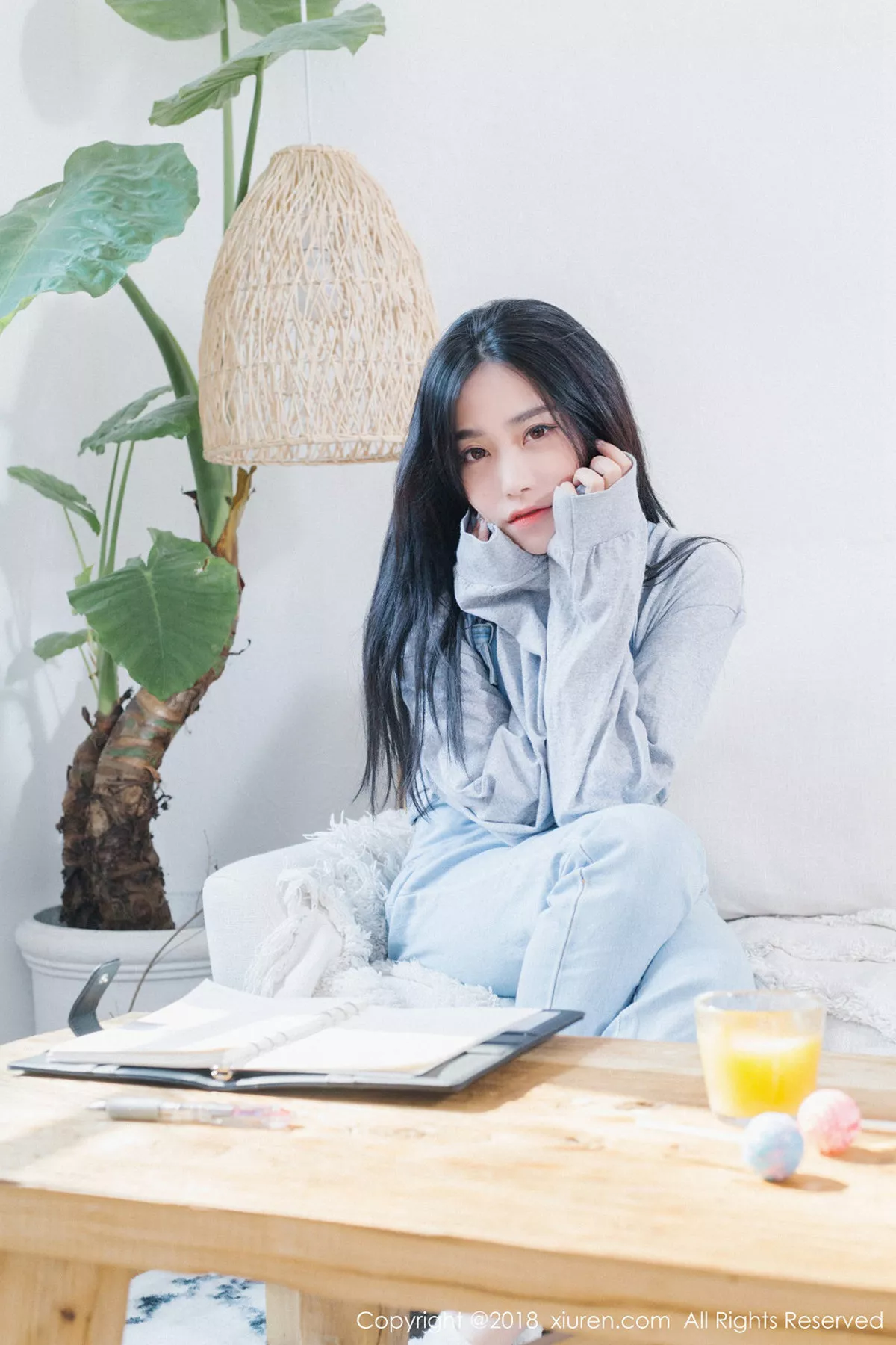 秀人集.com_[XiuRen秀人网]No.1024_女神许诺Sabrina居家早安女友系列床上慵懒迷人写真82P