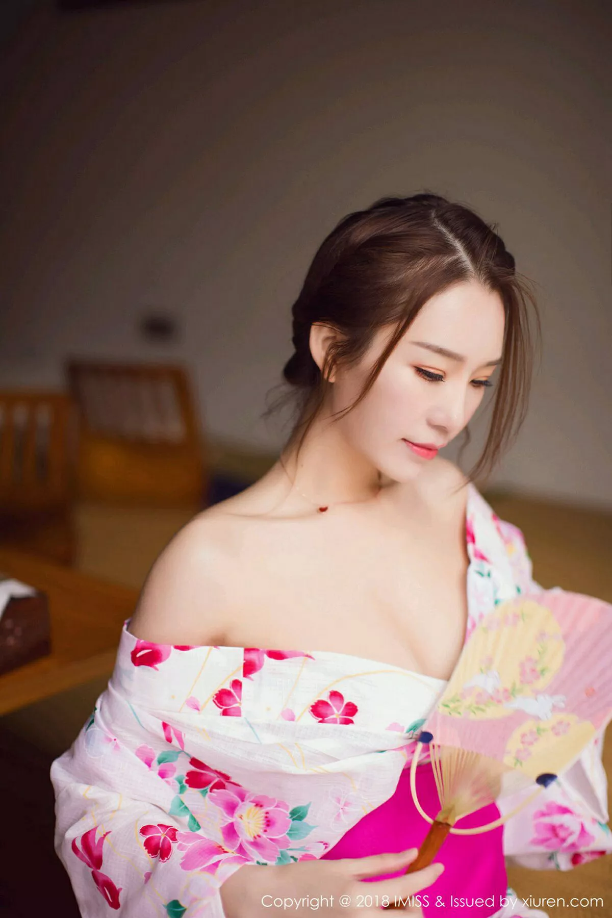 秀人集.com_[IMISS爱蜜社]Vol.252_嫩模Katrina私房日系和服真空露美乳+黑丝OL系列完美诱惑写真42P