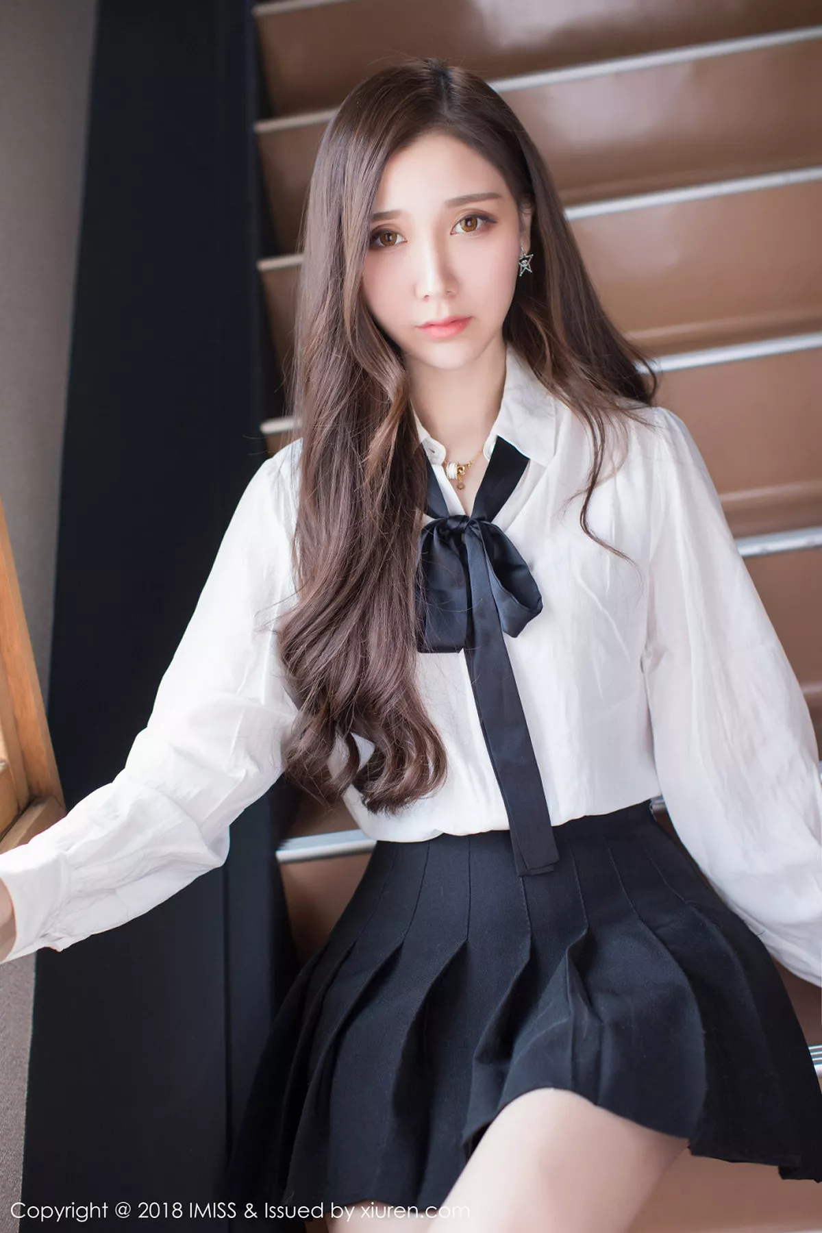 秀人集.com_[IMISS爱蜜社]Vol.242_嫩模淼淼萌萌哒北海道旅拍白色高叉连体内衣爆乳诱惑写真34P