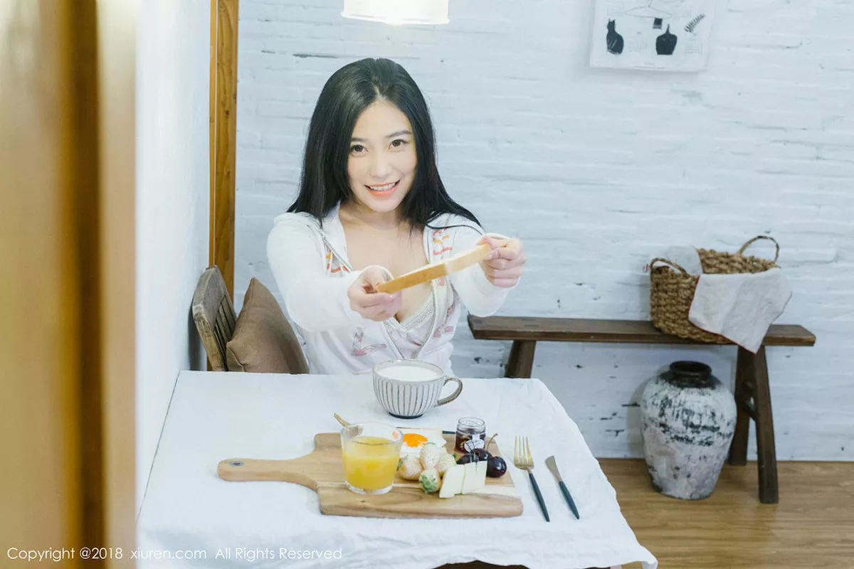 秀人集.com_[XiuRen秀人网]No.1024_女神许诺Sabrina居家早安女友系列床上慵懒迷人写真82P