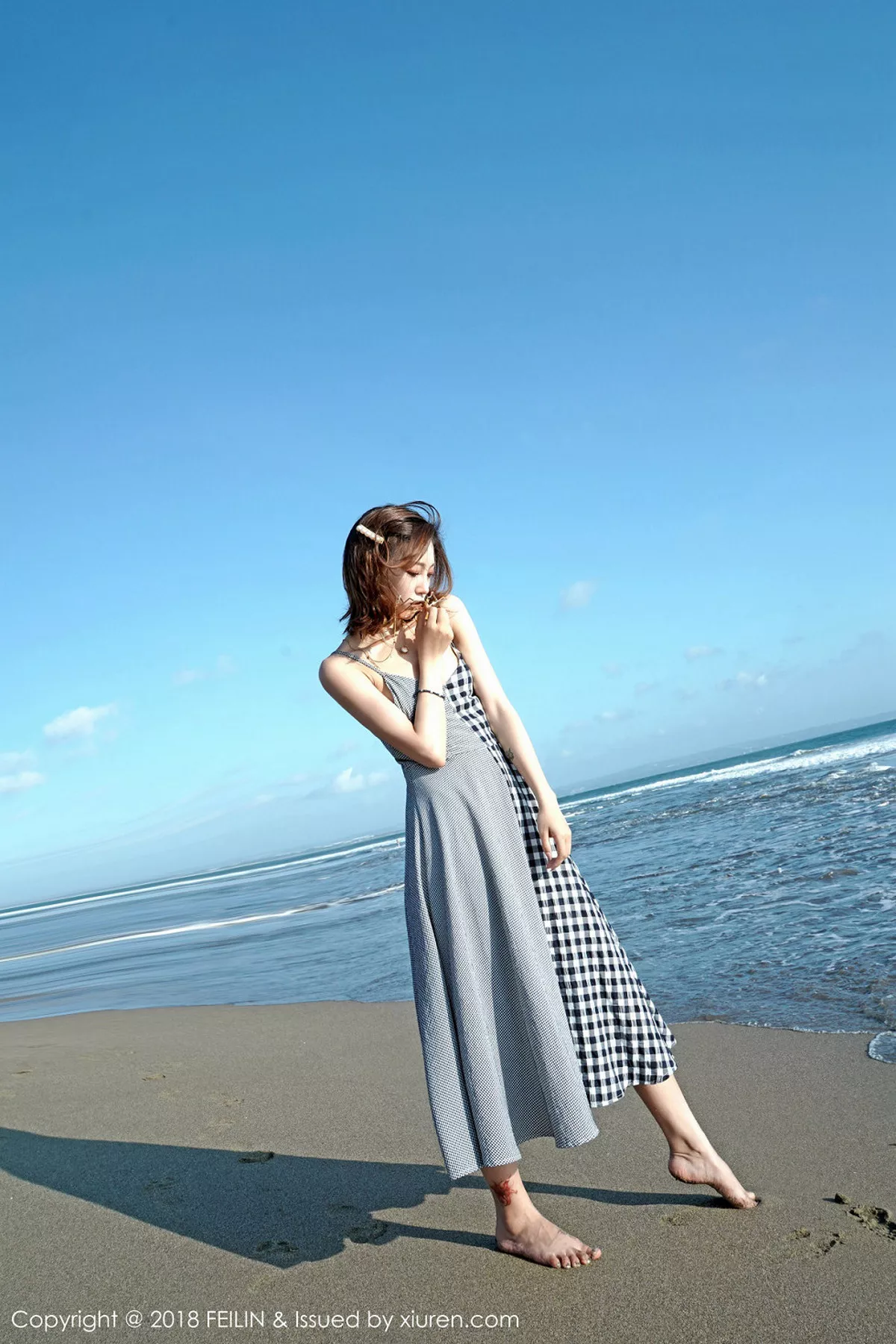 秀人集.com_[FeiLin嗲囡囡]Vol.142_嫩模冯木木LRIS班塔延岛旅拍海边清新吊带连身裙写真46P