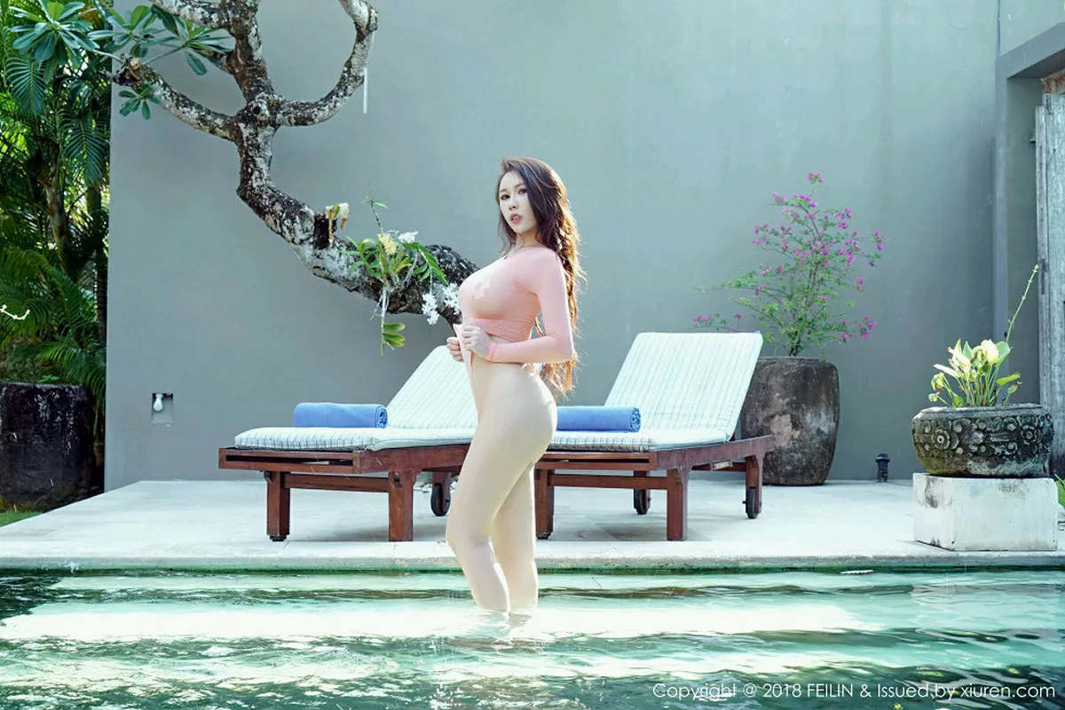 秀人集.com_[FeiLin嗲囡囡]Vol.143_女神Egg-尤妮丝菲律宾旅拍粉色高叉连体衣秀丰乳肥臀诱惑写真45P