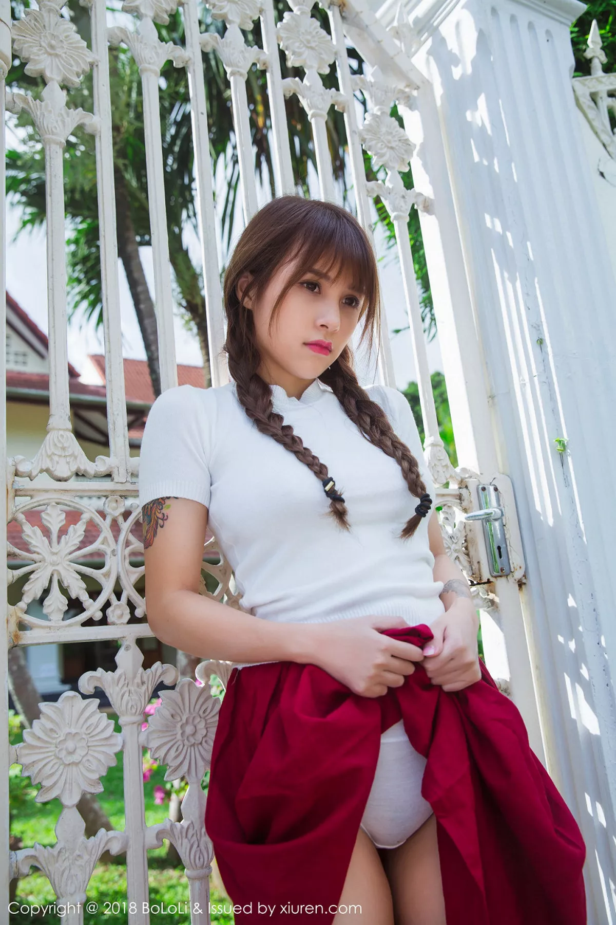 秀人集.com_[BoLoli波萝社]Vol.121_女神夏美酱小草莓内衣秀完美身材泳池边湿身诱惑写真41P