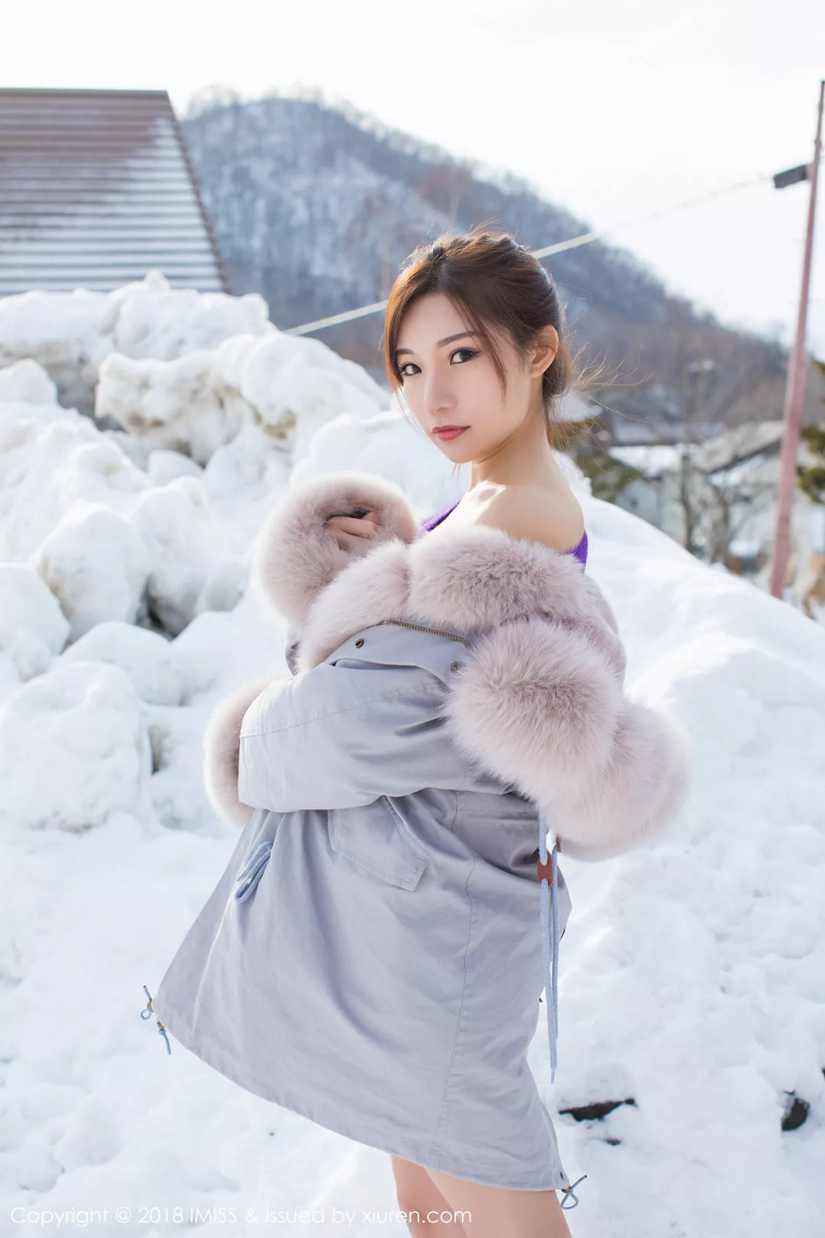 秀人集.com_[IMISS爱蜜社]Vol.261_女神小狐狸Sica北海道旅拍居家大床上性感内衣完美诱惑写真34P